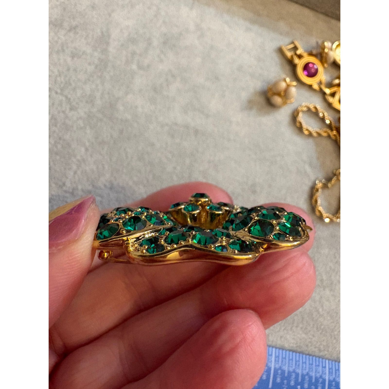 Monet Vintage Monet Emerald Green Rhinestone Floral Brooch Size ONE SIZE - 7 Thumbnail
