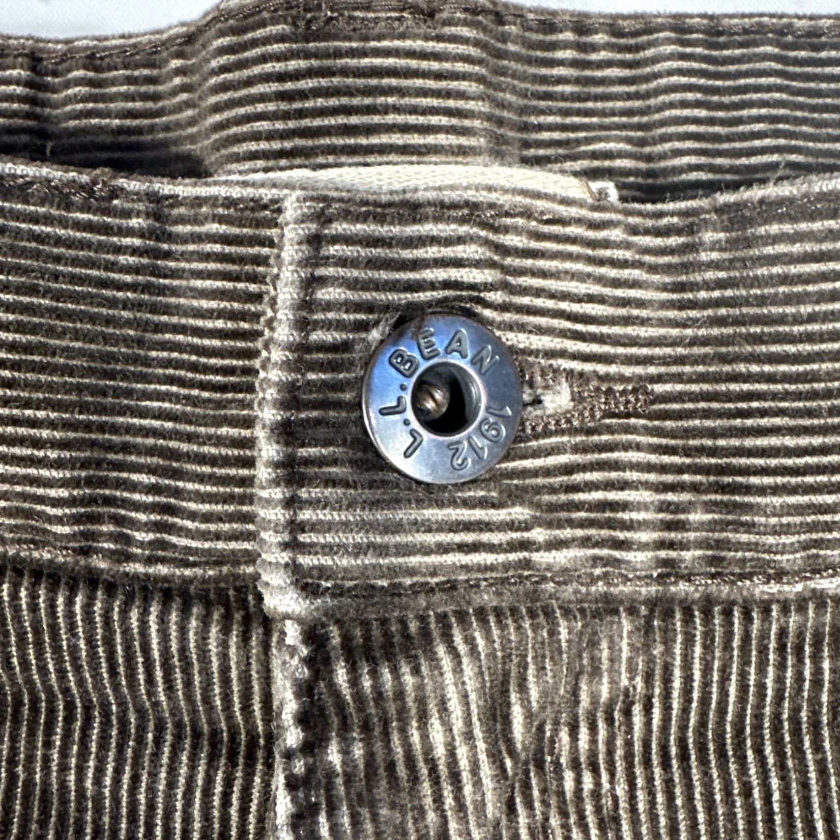 Vintage **L.L. Bean Corduroy Pants Mens 38 Brown Regular Fit** User: **L.L. Bean Corduroy Pants Men's 38 Brown Regular Fit** Size US 38 / EU 54 - 3 Thumbnail