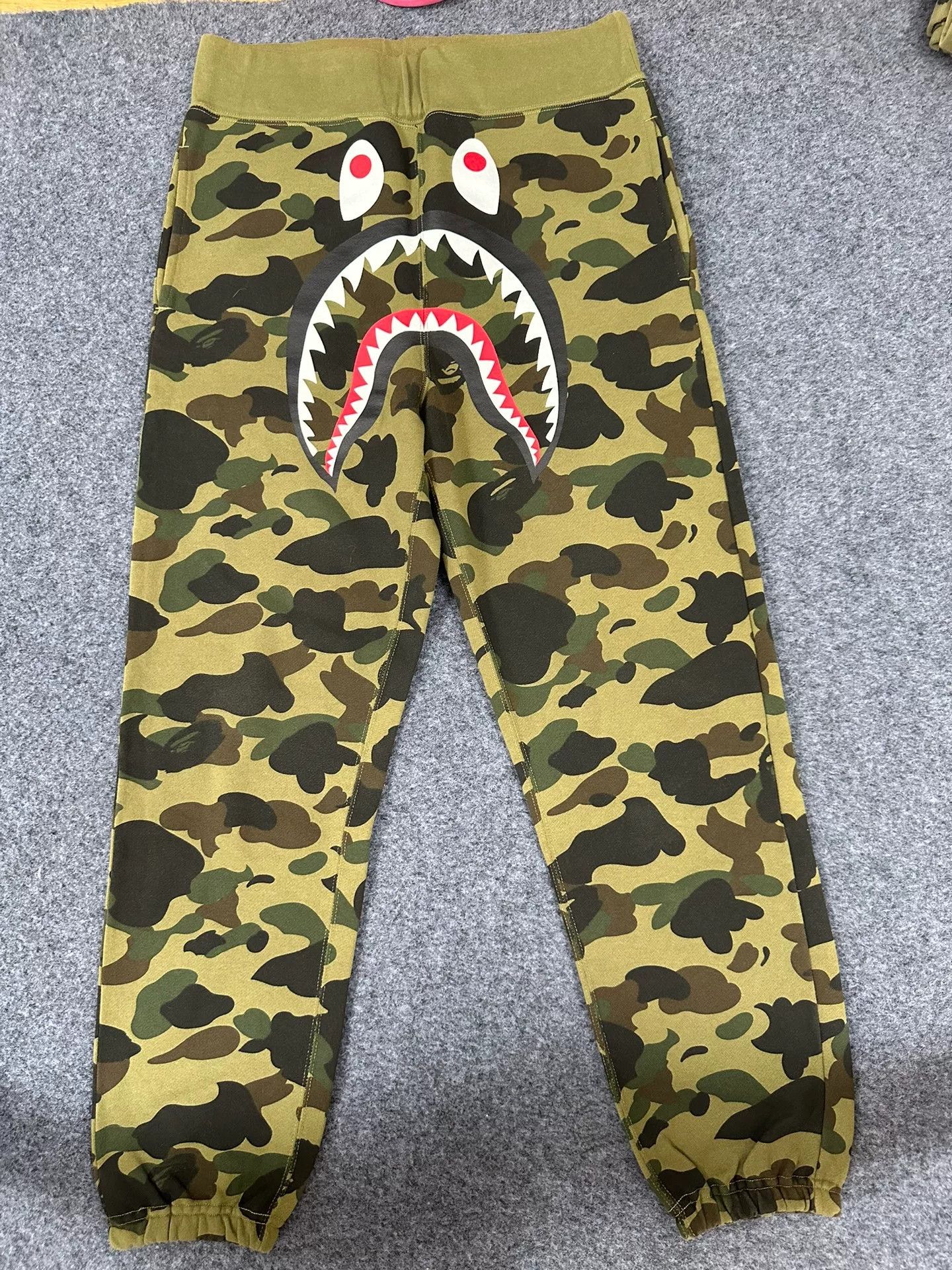 Bape Bape Multi Shark Pants Casual Designer Size US 32 / EU 48 - 1 Thumbnail