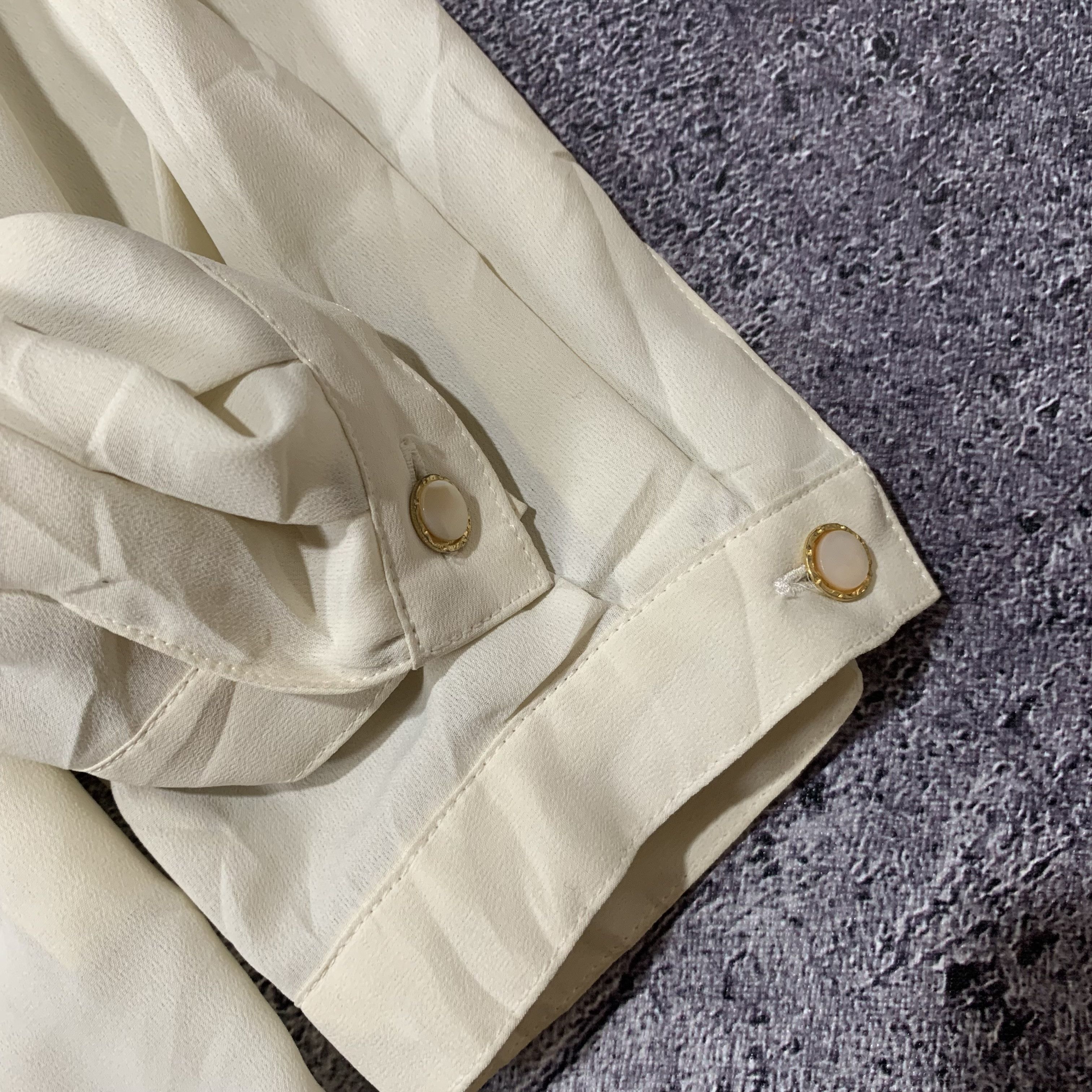 Burberry 2000s Burberrys Napoleon Button Shirt Blouse Size US M / EU 48-50 / 2 - 7 Thumbnail