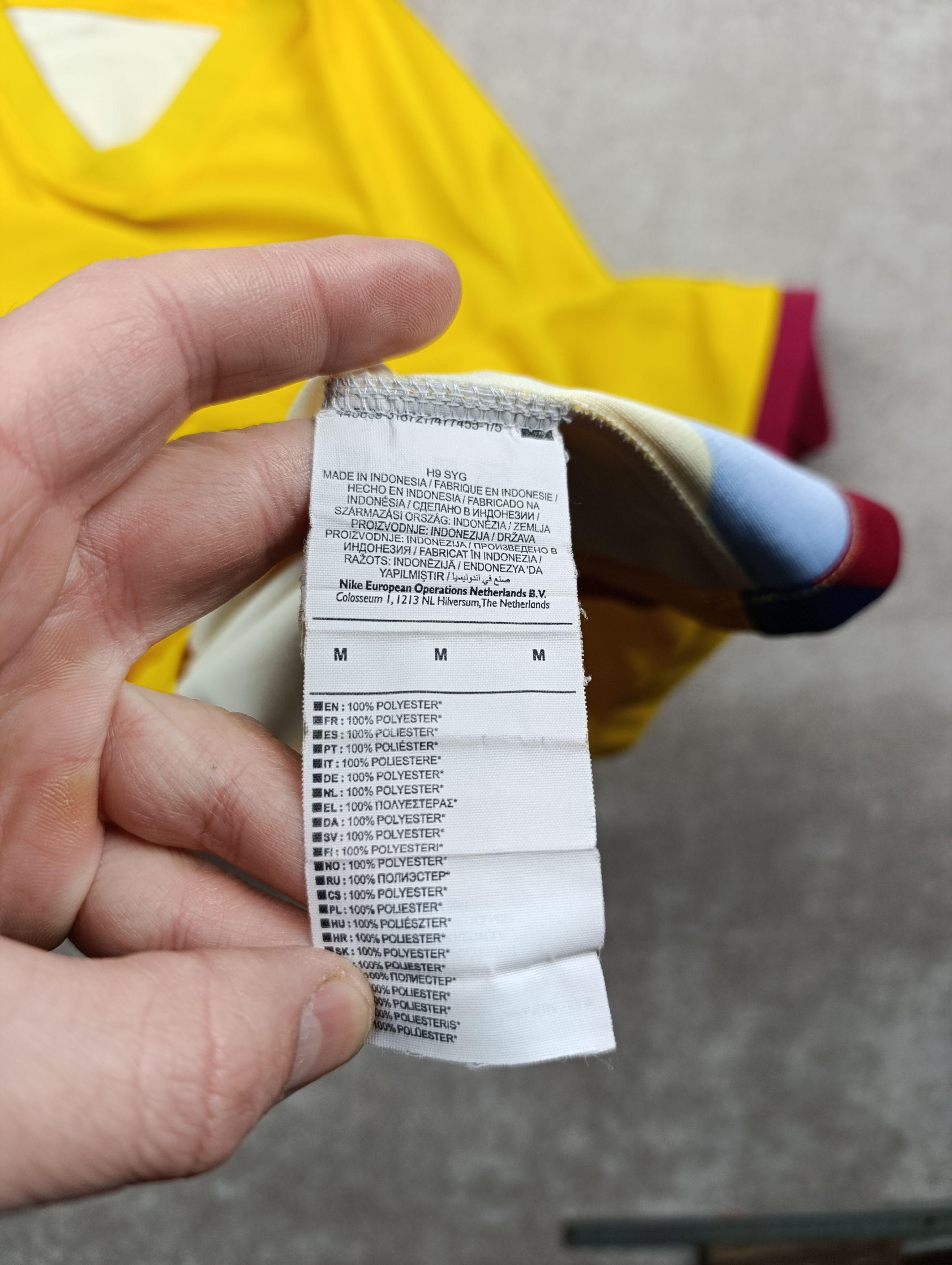 Nike NIKE BARCELONA 2019\20 AWAY FOOTBALL SHIRT JERSEY #10 MESSI Size US M / EU 48-50 / 2 - 12 Thumbnail
