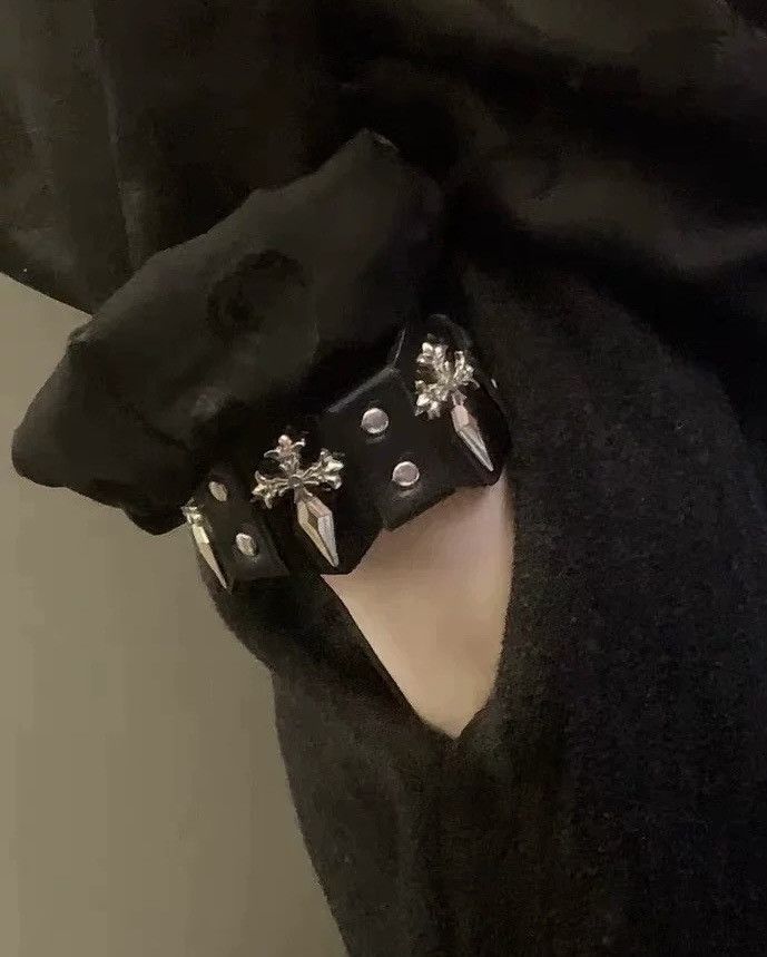 Japanese Brand × Jewelry High street punk cross rivet leather bracelet bangle Size ONE SIZE - 1 Thumbnail