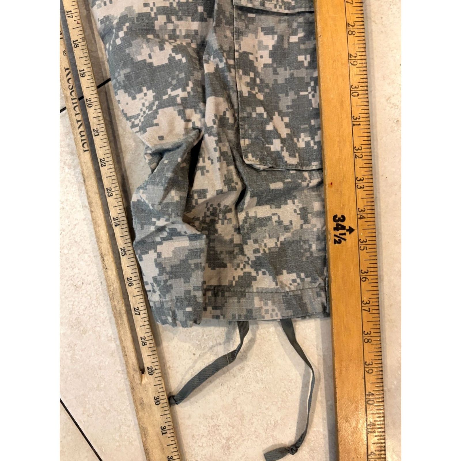 Vintage USAF Desert Camo Pants Mens 32 Regular Beige Cargo 90s Army Outdoor Workwear Belt Loops Pockets Cotton Nylon Straight Front Casual Size US 32 / EU 48 - 7 Thumbnail