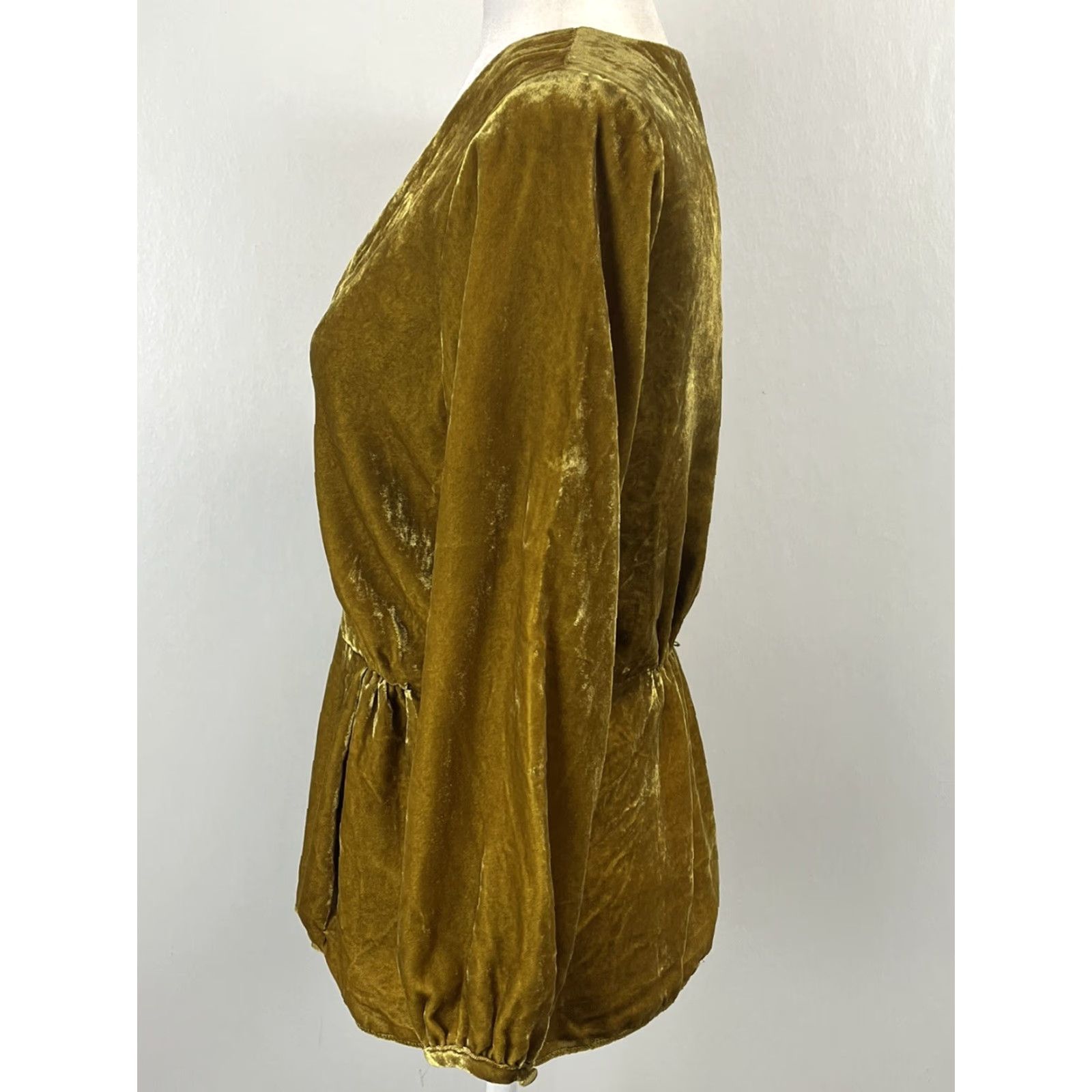 J.Crew J.CREW Velvet Faux Wrap Blouse Gold Adult Size 0 Long Sleeve V-Neck Womens Size XS / US 0-2 / IT 36-38 - 2 Thumbnail