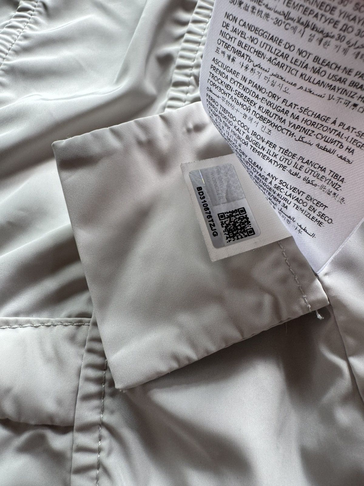Moncler Moncler Argelia Nylon Jacket Size 2 Made In Armenia Size XS / US 0-2 / IT 36-38 - 6 Thumbnail