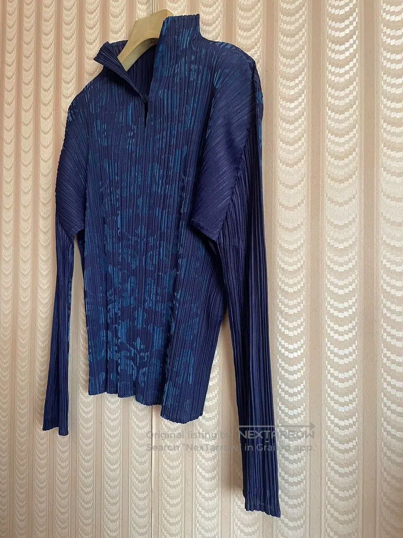 Issey Miyake Issey Miyake Blue Flocked Velvet Pleated Long Sleeve T-shi Size L / US 10 / IT 46 - 2 Thumbnail