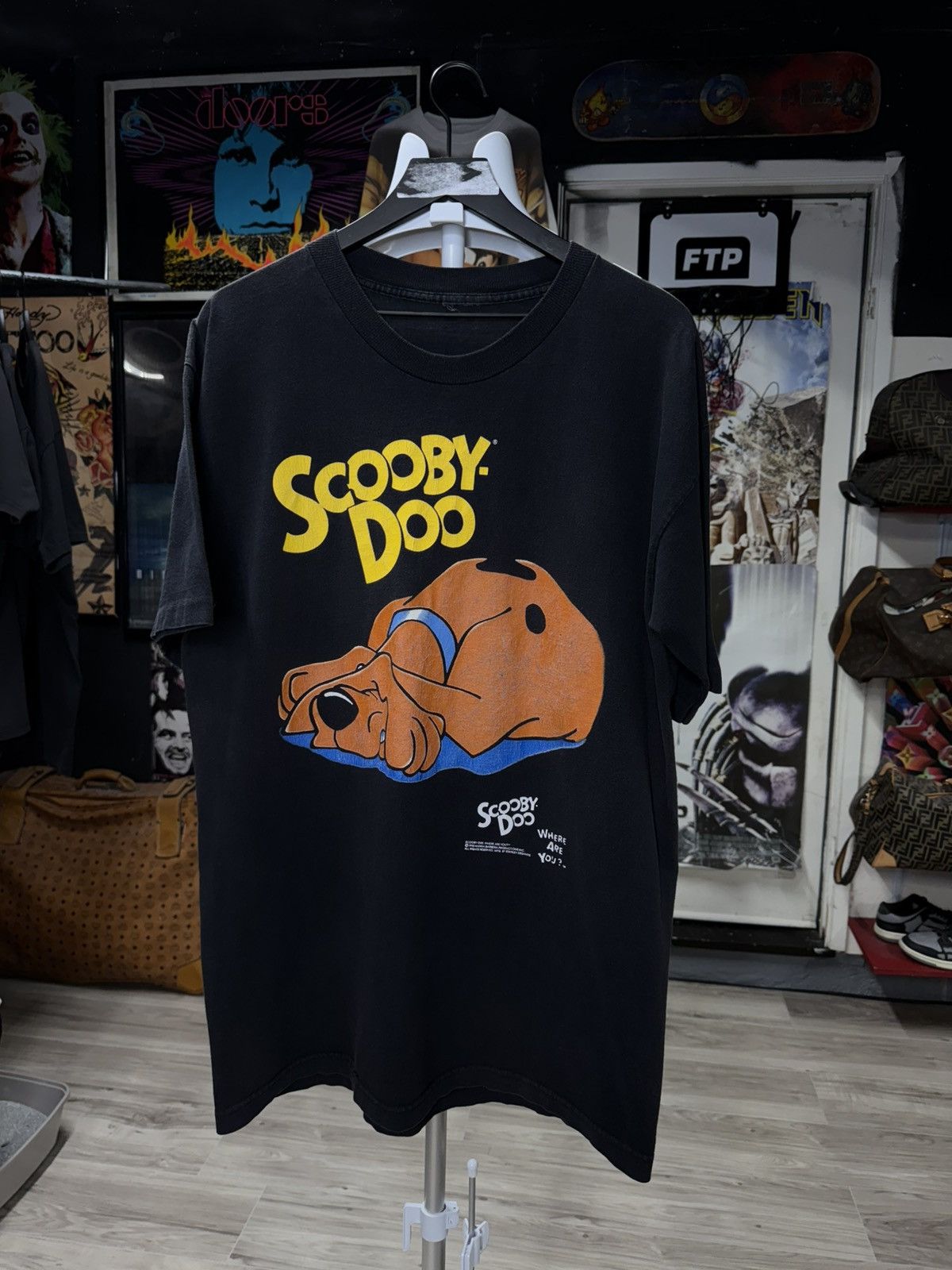Vintage Vintage 90’s Scooby Doo T-Shirt Vtg Stanley Desantis Tee XL Size US XL / EU 56 / 4 - 1 Thumbnail