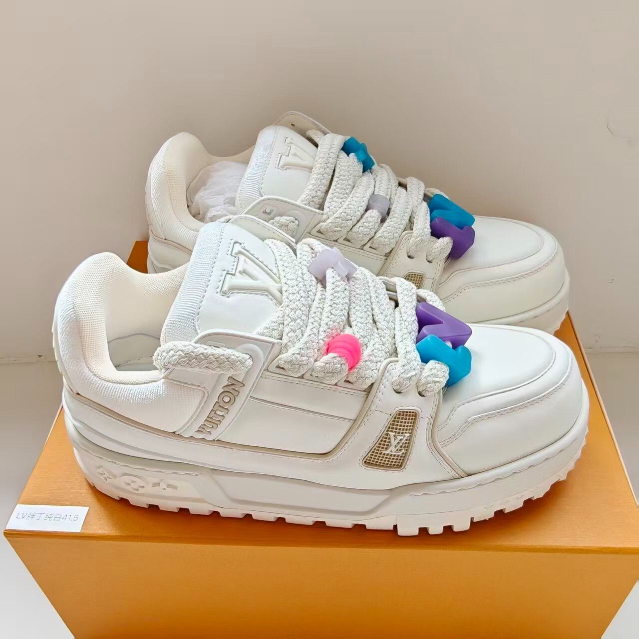 Louis Vuitton Trainer White Size 41