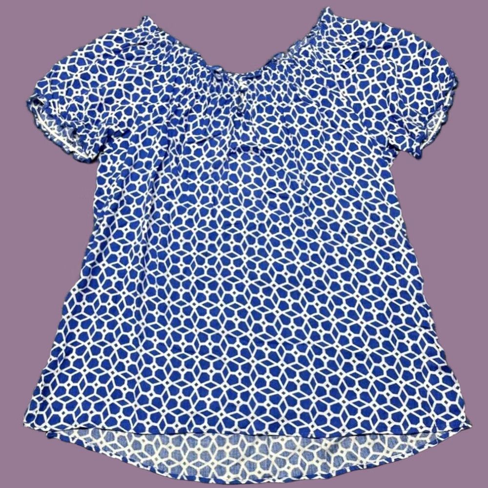 Vintage VINTAGE Jaclyn Smith Blouse Blouse S Womens Blue White Geometric Short Sleeve Scoop Neck New Size S / US 4 / IT 40 - 1 Thumbnail