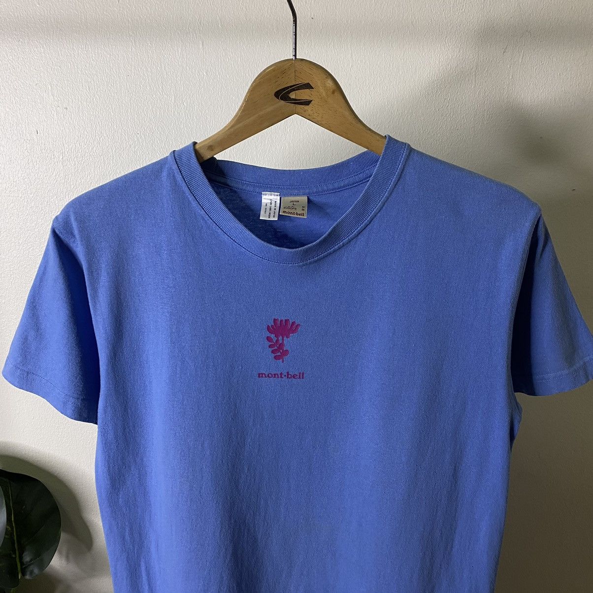 Montbell × Vintage 2000s Montbell Milk Vetch Honey Gorpcore Style Tee Size US S / EU 44-46 / 1 - 6 Thumbnail