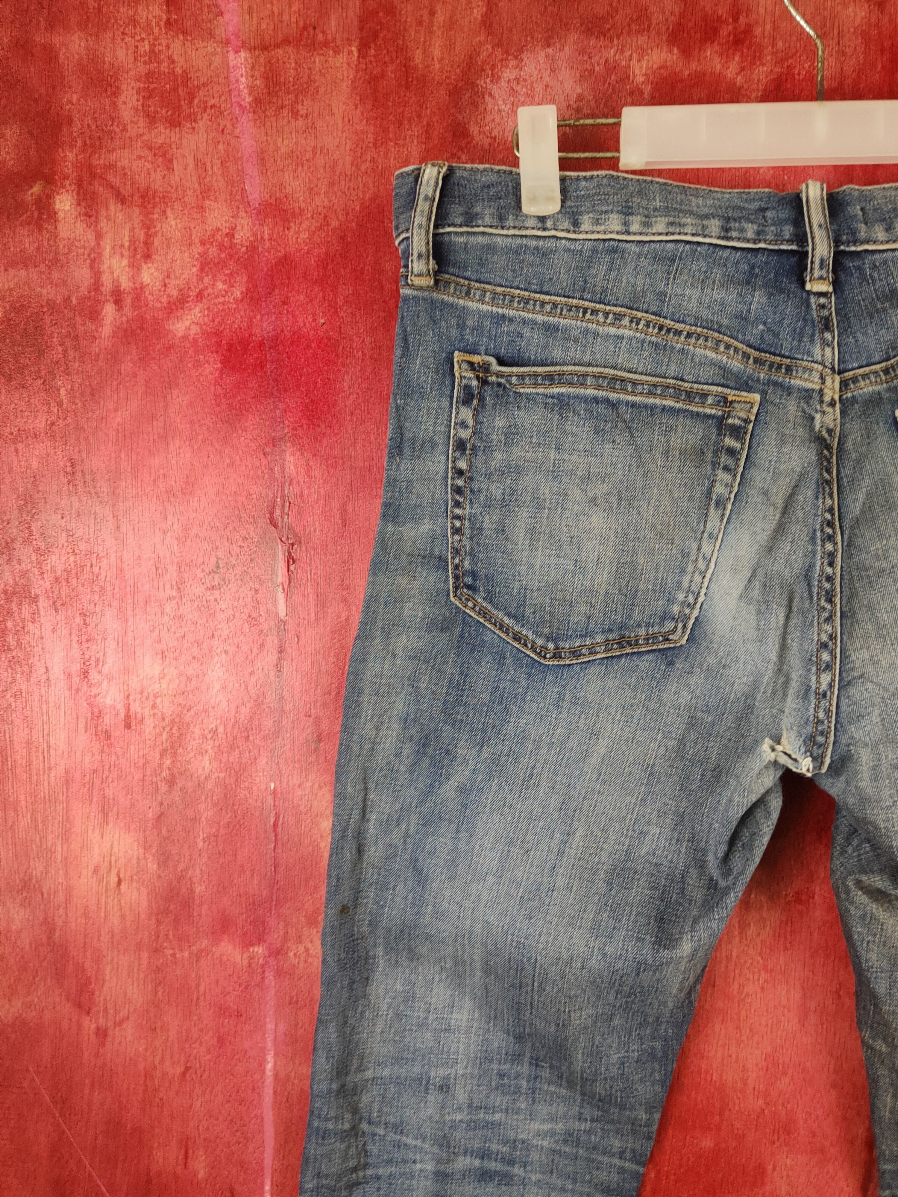 Japanese Brand Uniqlo Dark Blue Faded Distressed Ripped Jeans #S1777 Size US 33 - 9 Thumbnail