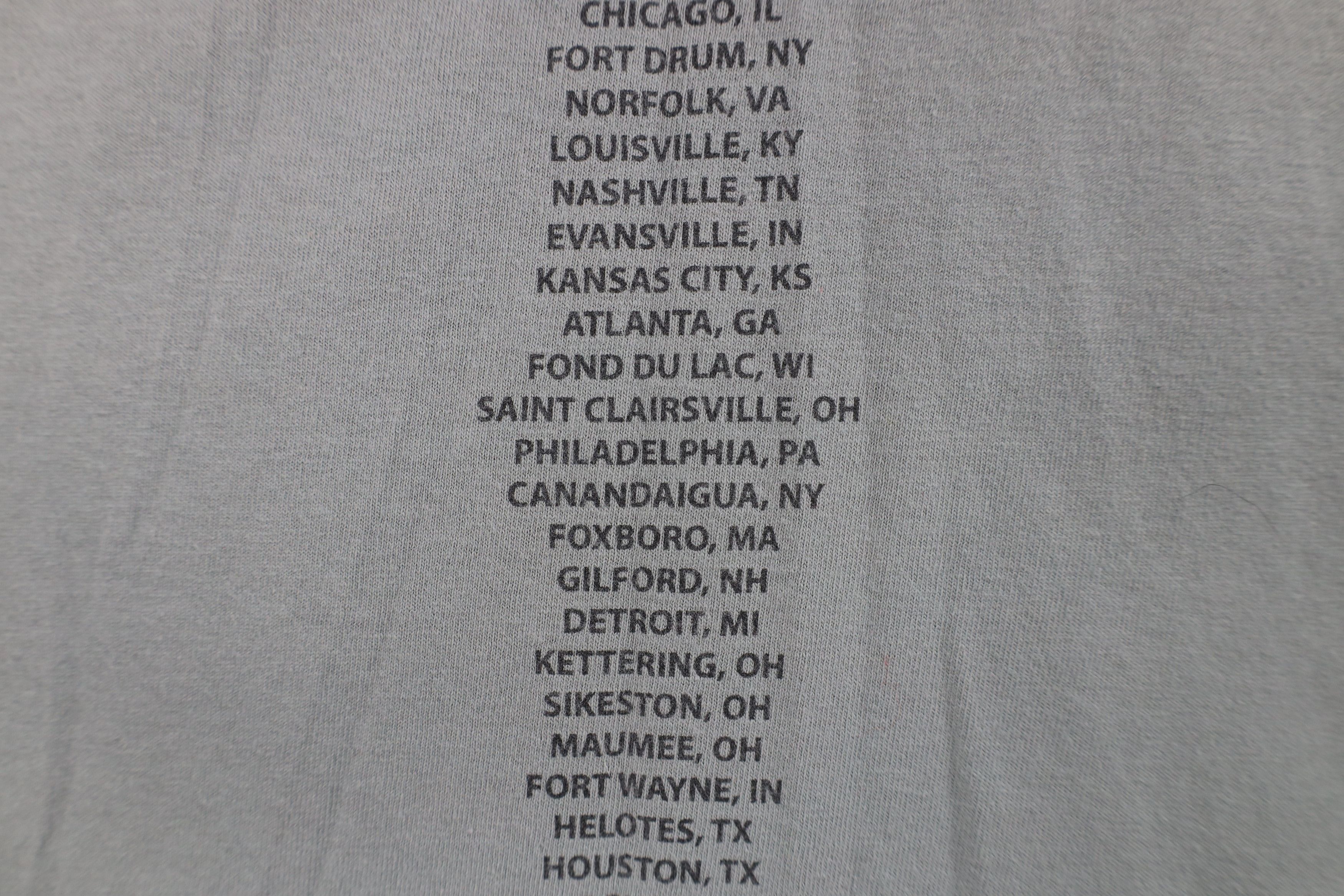 Vintage Vintage Y2K Living Hard Tour Gary Allan Band T-Shirt Gray Size US M / EU 48-50 / 2 - 13 Thumbnail