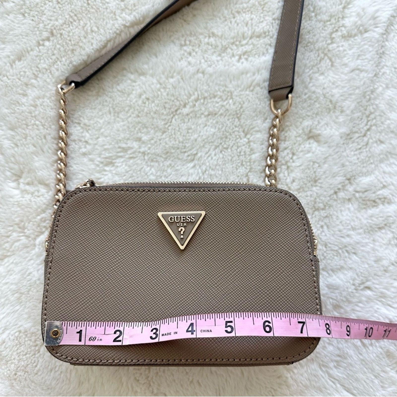 Guess NWT!!! Guess camera crossbody bag Retail 128$ Size ONE SIZE - 4 Thumbnail