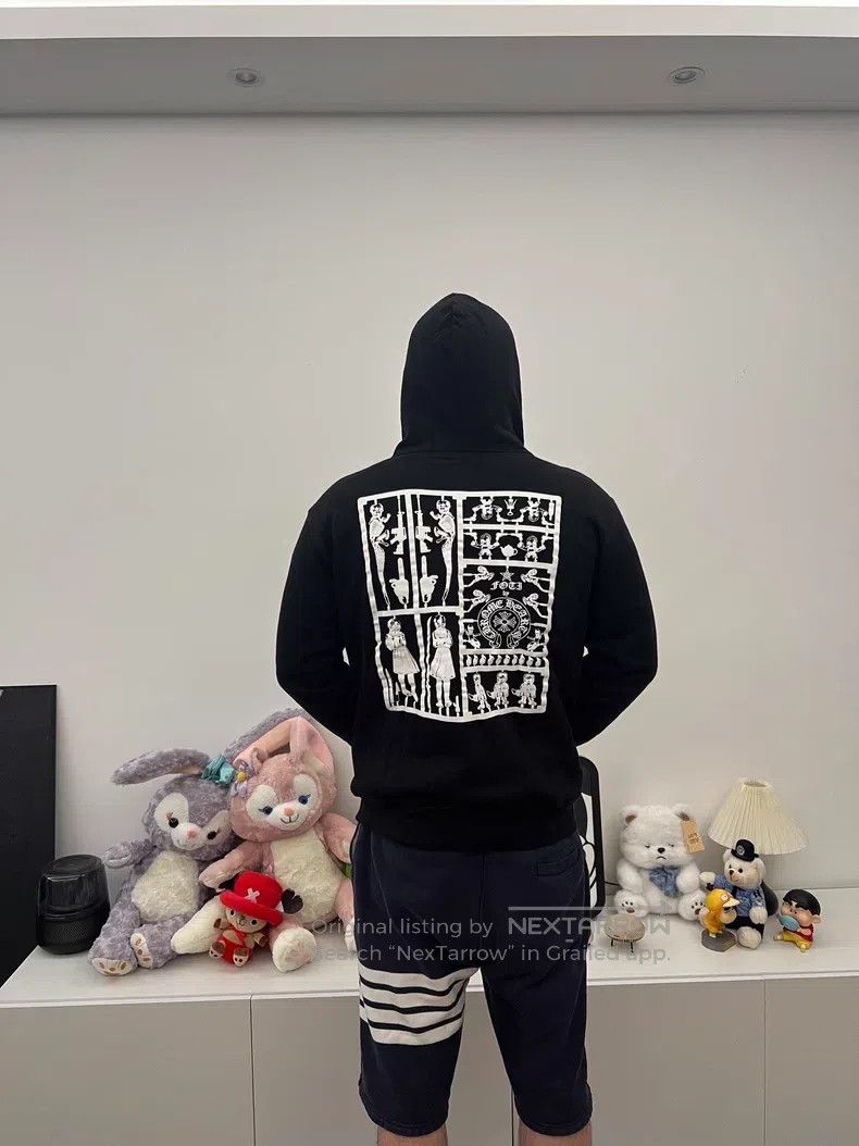 CHROME HEARTS Size L Foti family portrait printed Croce hea