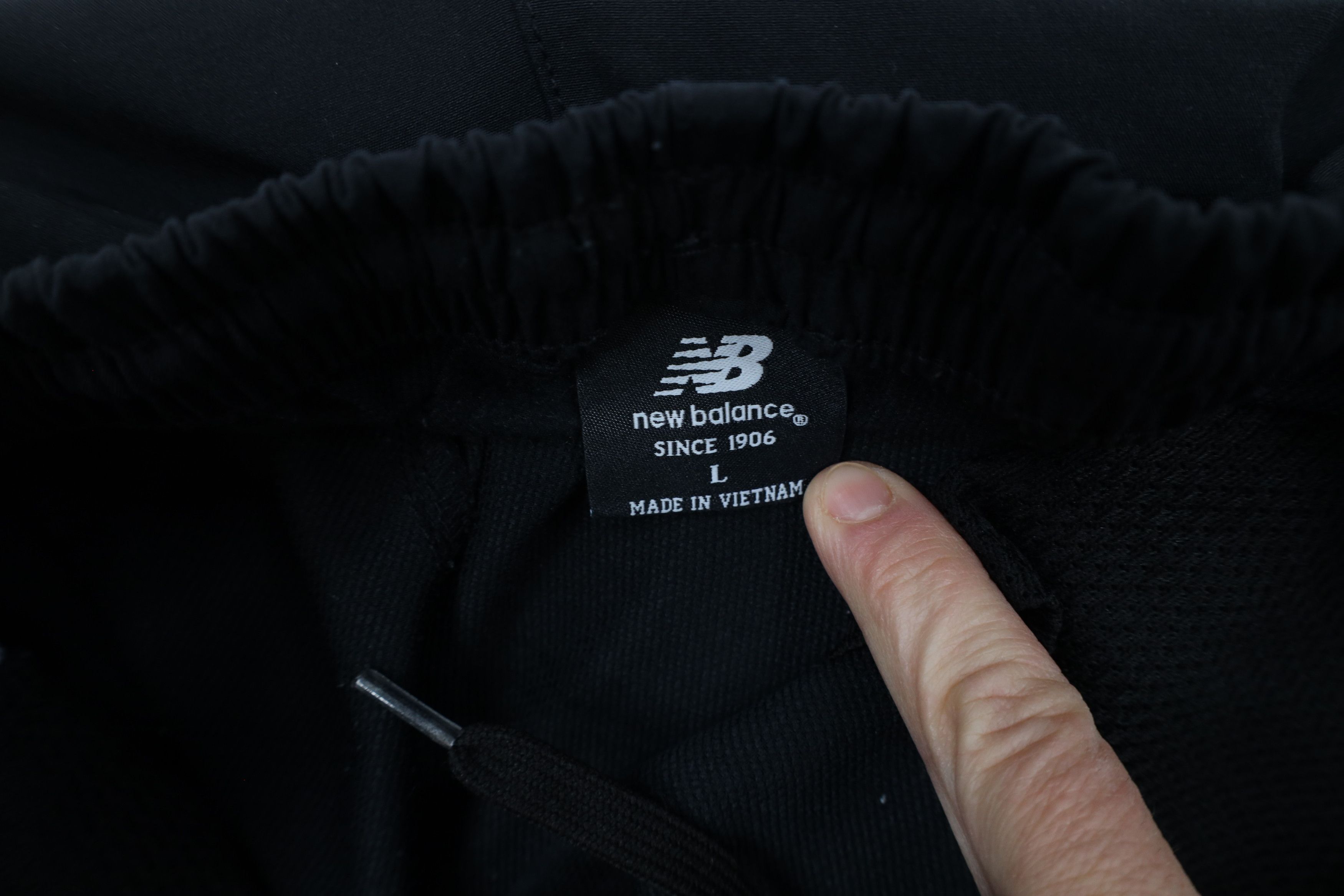 New Balance × Vintage Vintage New Balance Reflective Logo Camouflage Pants Black Size US 36 / EU 52 - 9 Thumbnail