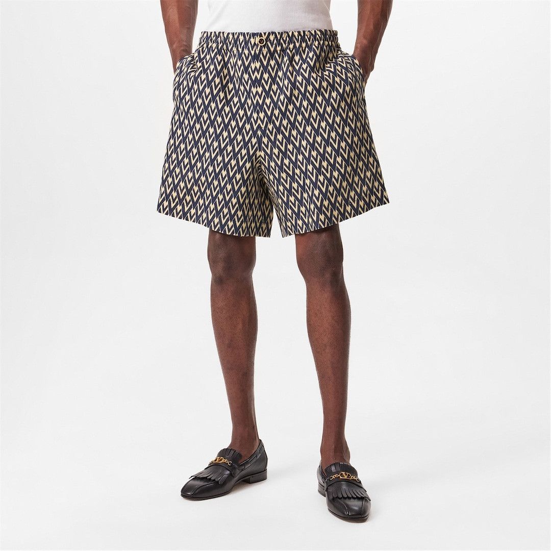 Valentino o1g2r1mq0526 V Emblem Shorts in Navy/Cream Size US 32 / EU 48 - 3 Thumbnail