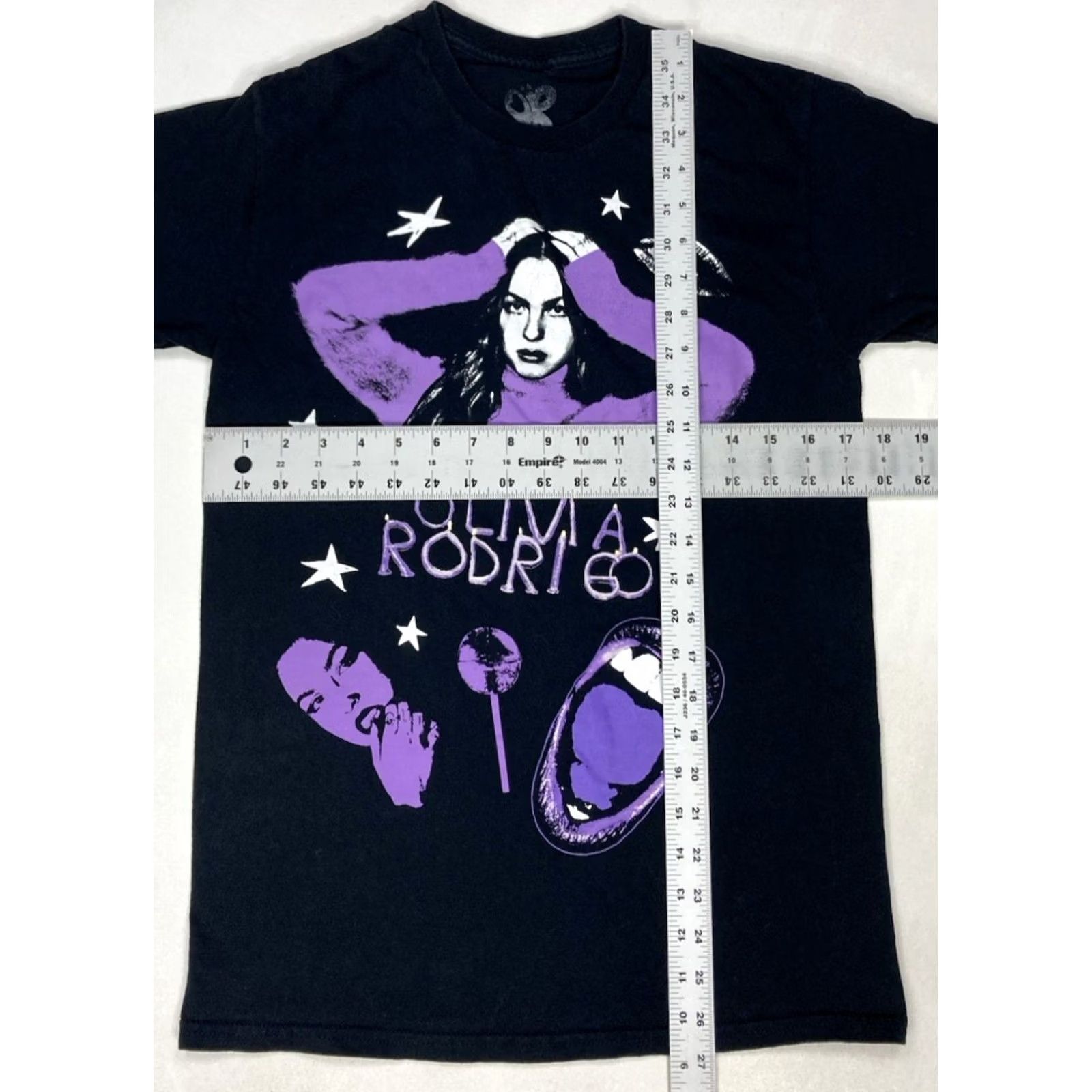Vintage VINTAGE Olivia Rodrigo T-shirt Women Small Black Short Sleeve Music Merch Size S / US 4 / IT 40 - 5 Thumbnail