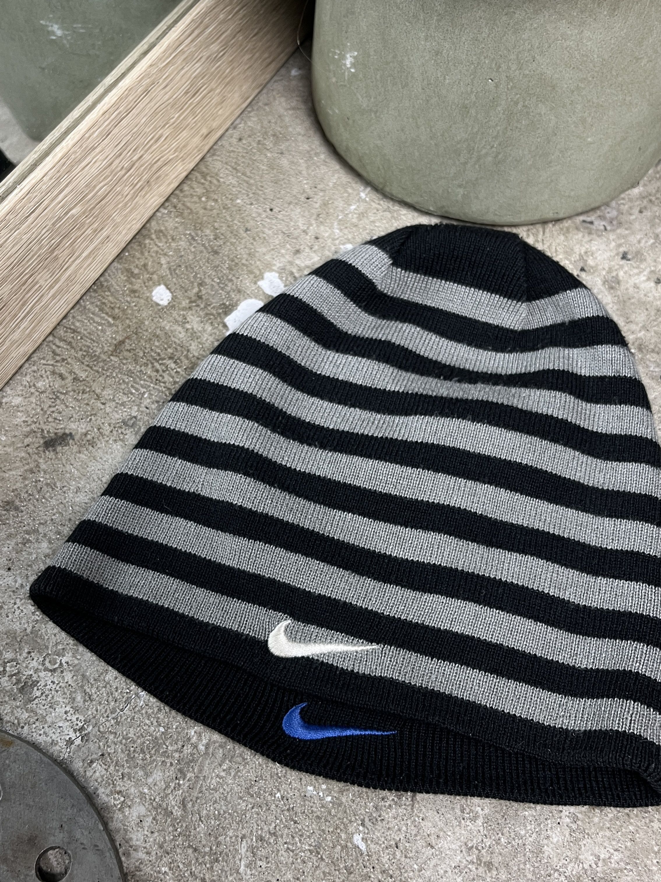 Vintage 2000s NIKE STRIPED REVERSIBLE SWOOSH BEANIE - № 4502 Size ONE SIZE - 4 Thumbnail