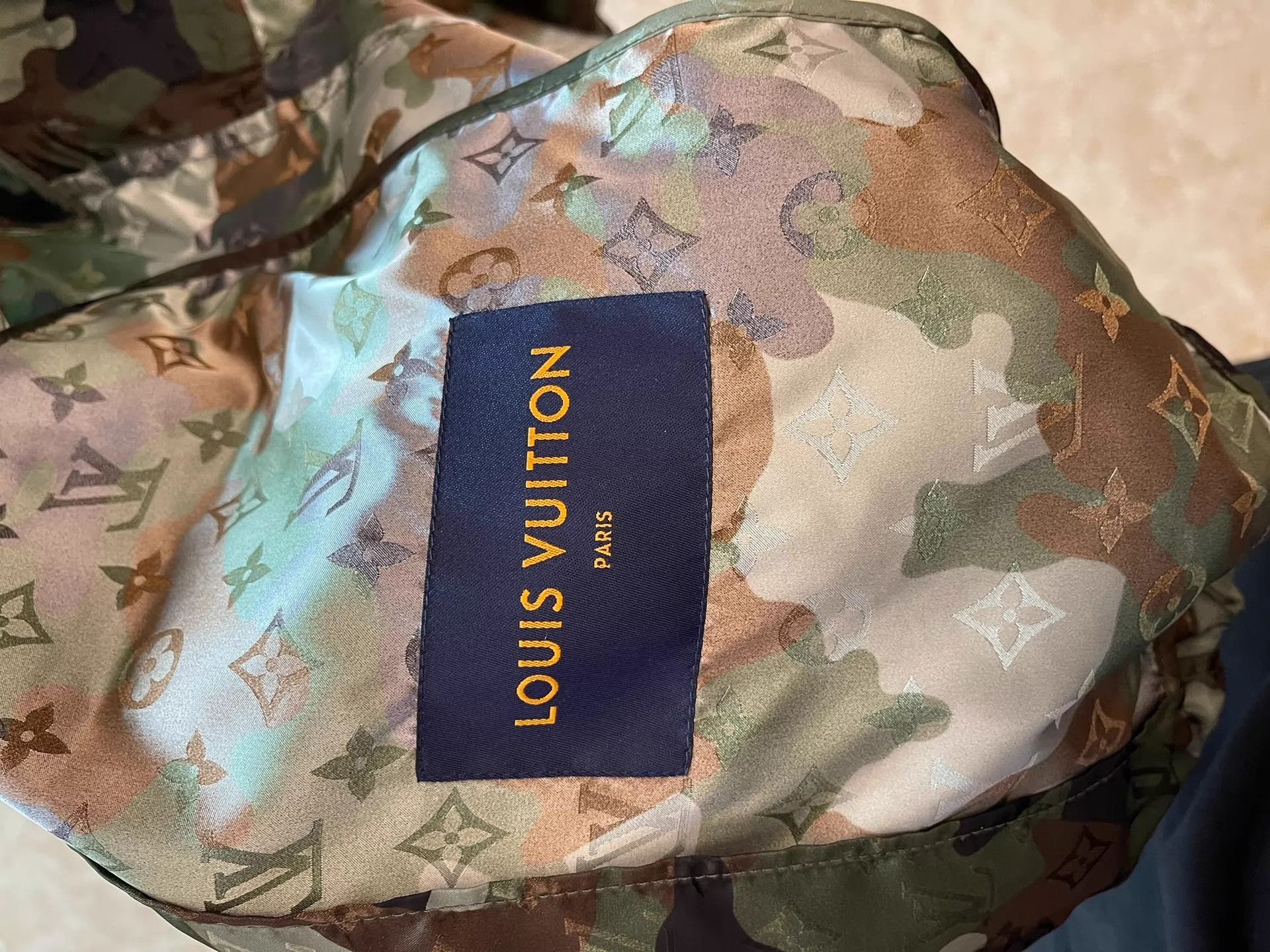 Louis Vuitton LV New Silk Camo Full Logo Lightweight Jacket 44 (50) Size US S / EU 44-46 / 1 - 5 Thumbnail