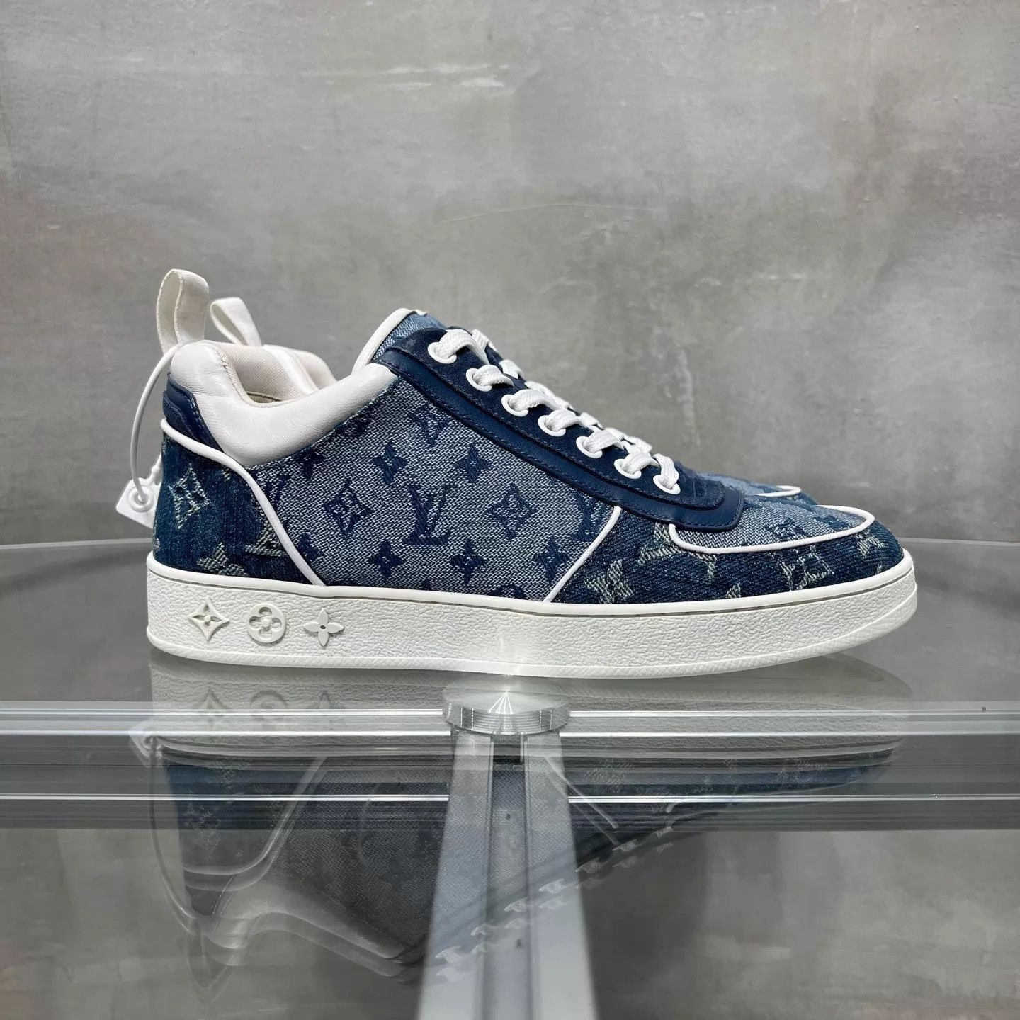 Louis Vuitton LV Blue Denim Monogram Sneaker UK3 / 37 Size US 6.5 / IT 36.5 - 4 Thumbnail
