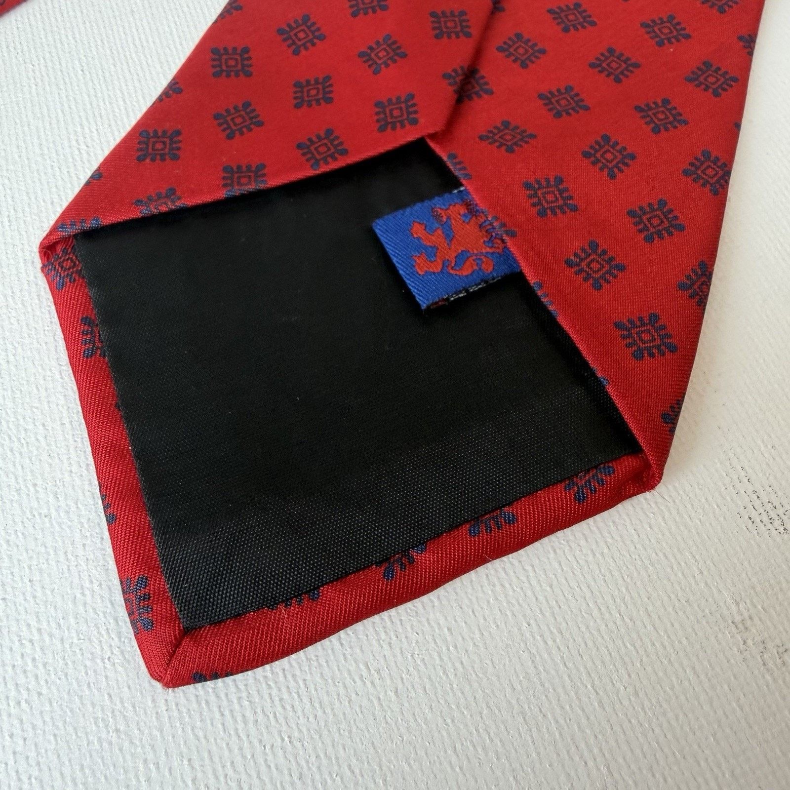 Tommy Hilfiger Tommy Hilfiger Vintage Red Silk Tie | Made in USA 1990s Size ONE SIZE - 7 Thumbnail