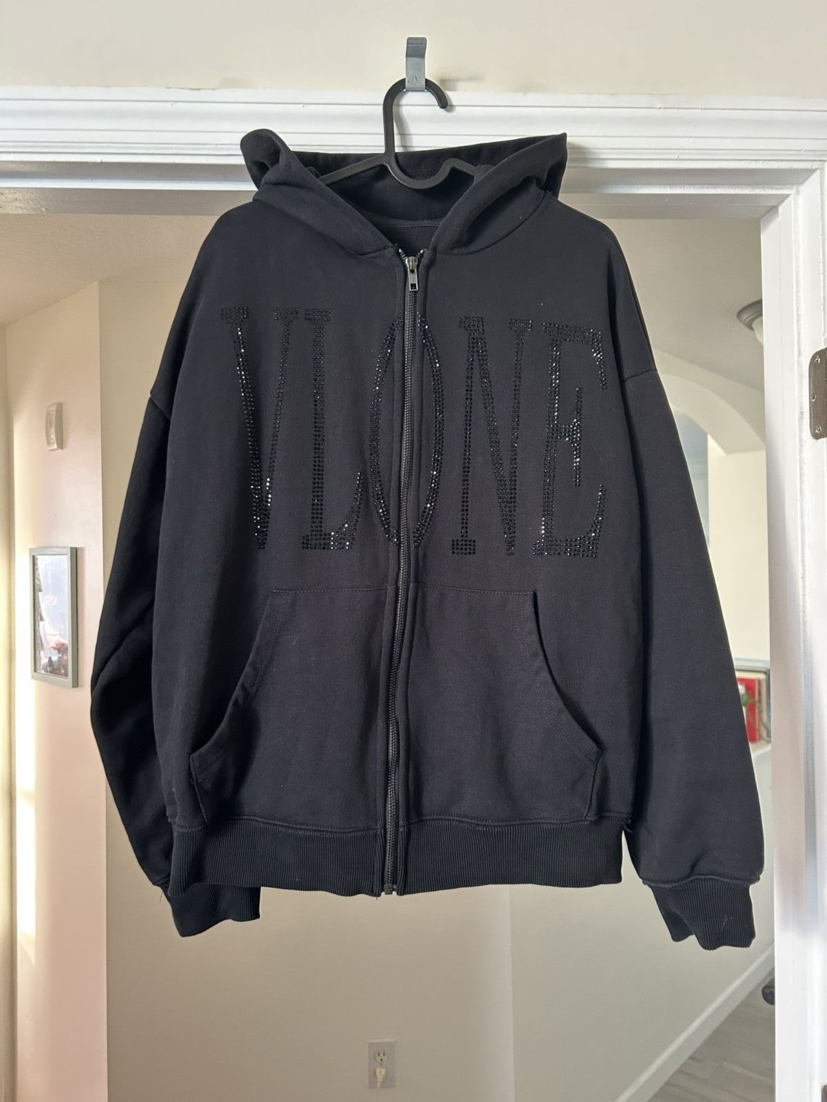 Vlone Vlone black rhinestone zipup size medium Size US M / EU 48-50 / 2 - 1 Thumbnail