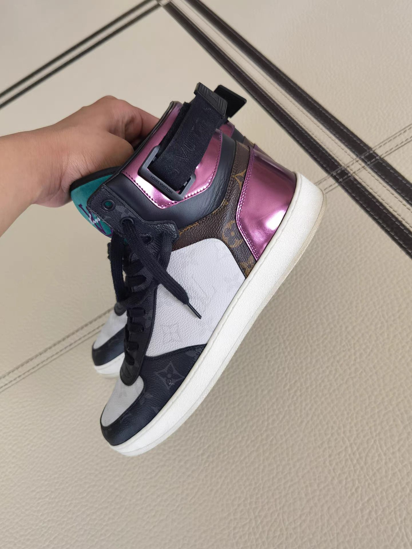Louis Vuitton LV High-Top Sneakers K17 Size US 9 / EU 42 - 6 Thumbnail