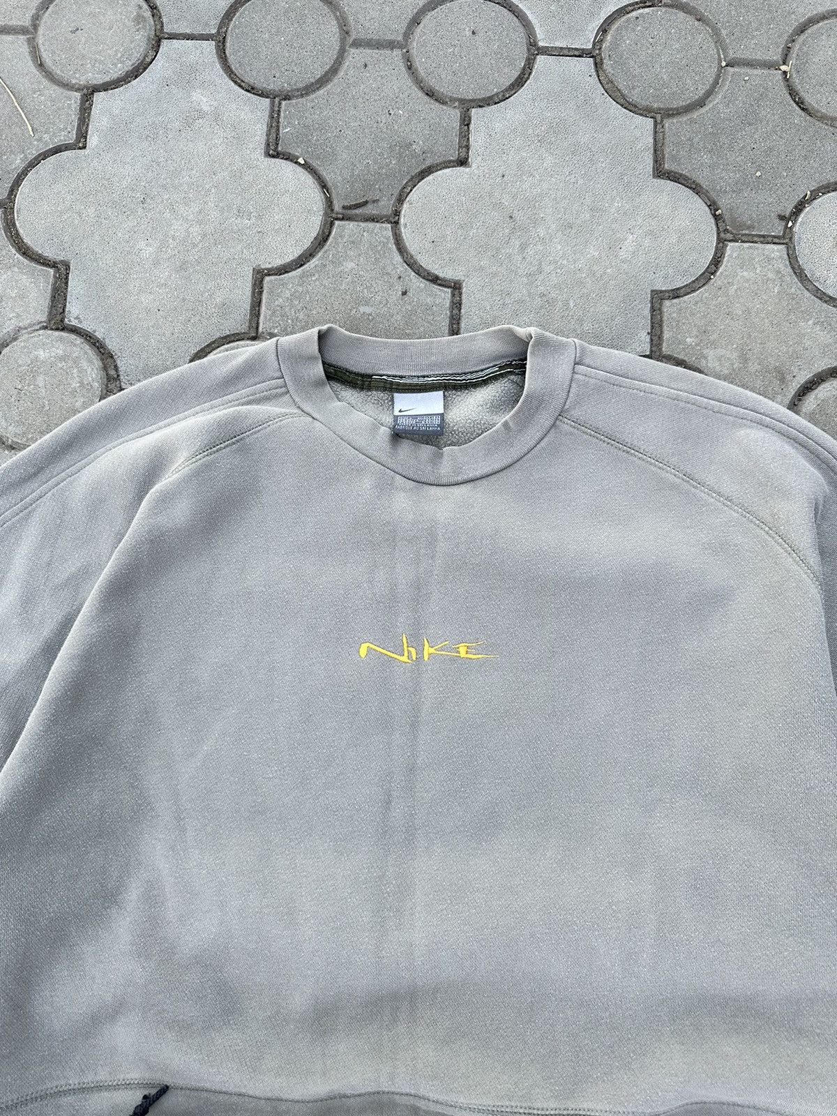 Nike × Vintage Vintage Nike Spell Out Boxy Sweatshirt Y2K Size US L / EU 52-54 / 3 - 4 Thumbnail