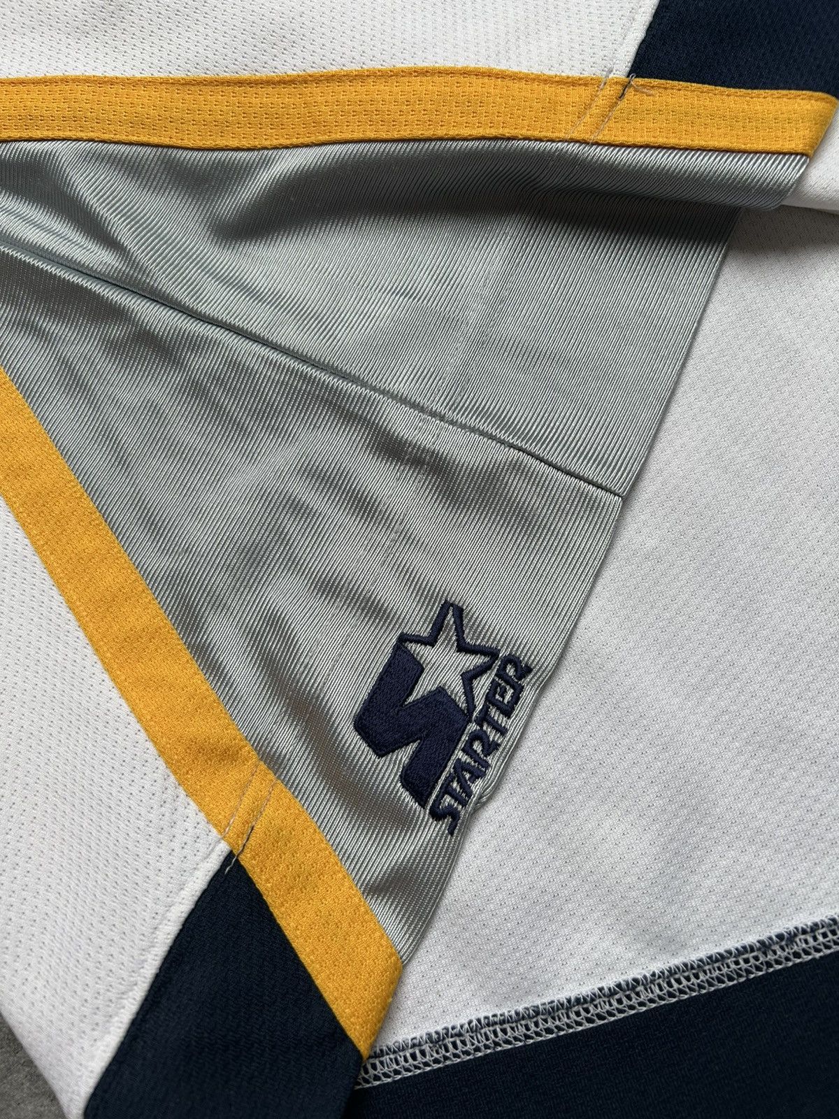 NHL Made in Korea Vintage Nashville predators 90s hockey usa Size US XL / EU 56 / 4 - 5 Thumbnail