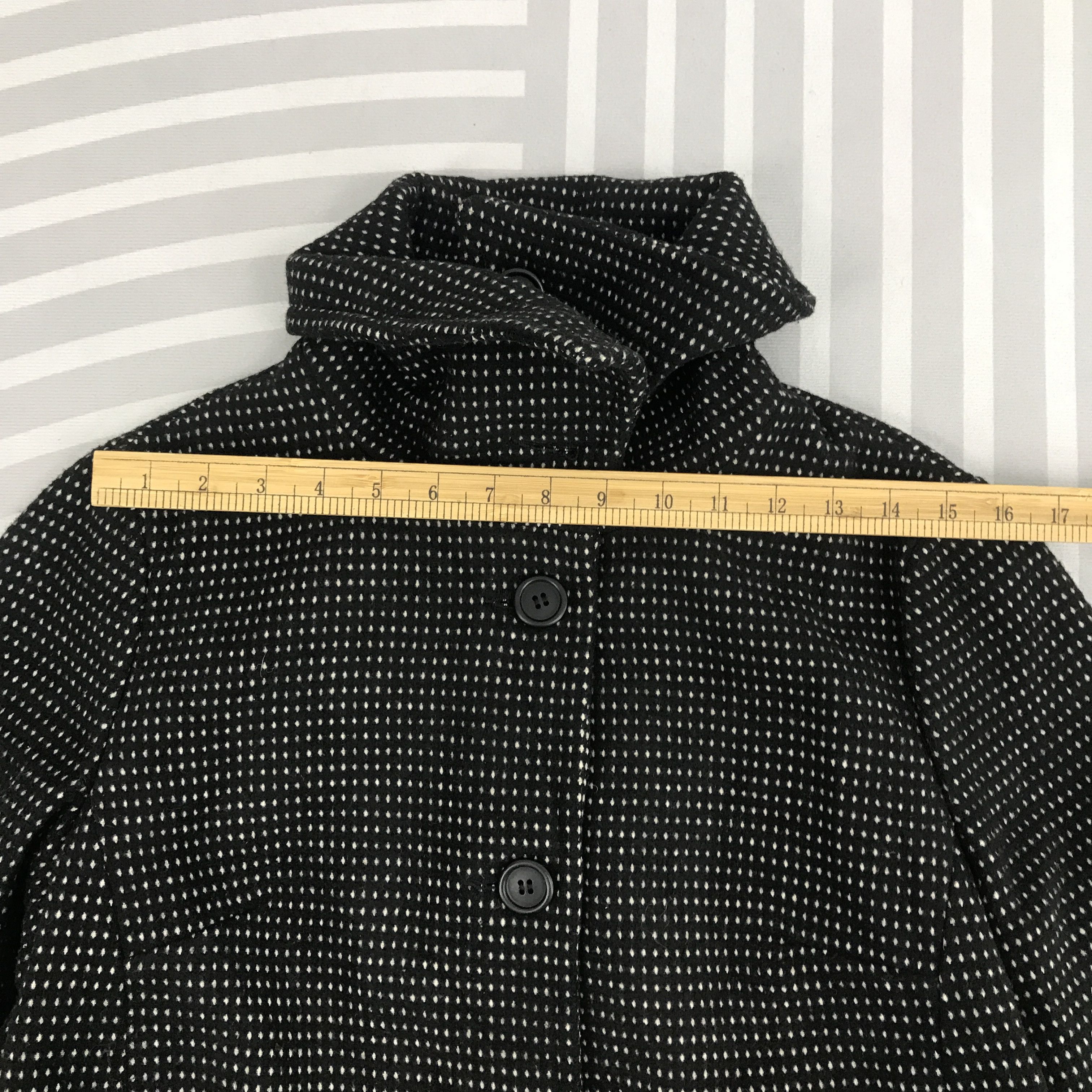 Benetton × Japanese Brand × Vintage Vintage Benetton to you to Wool Button woman Jacket Size US L / EU 52-54 / 3 - 7 Thumbnail