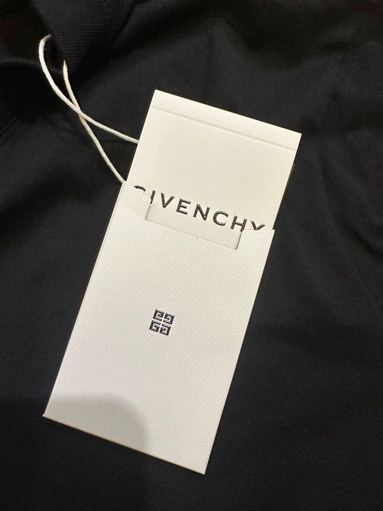 Givenchy Givenchy Reverse Logo Short Sleeve T-Shirt Black M Size US M / EU 48-50 / 2 - 4 Thumbnail