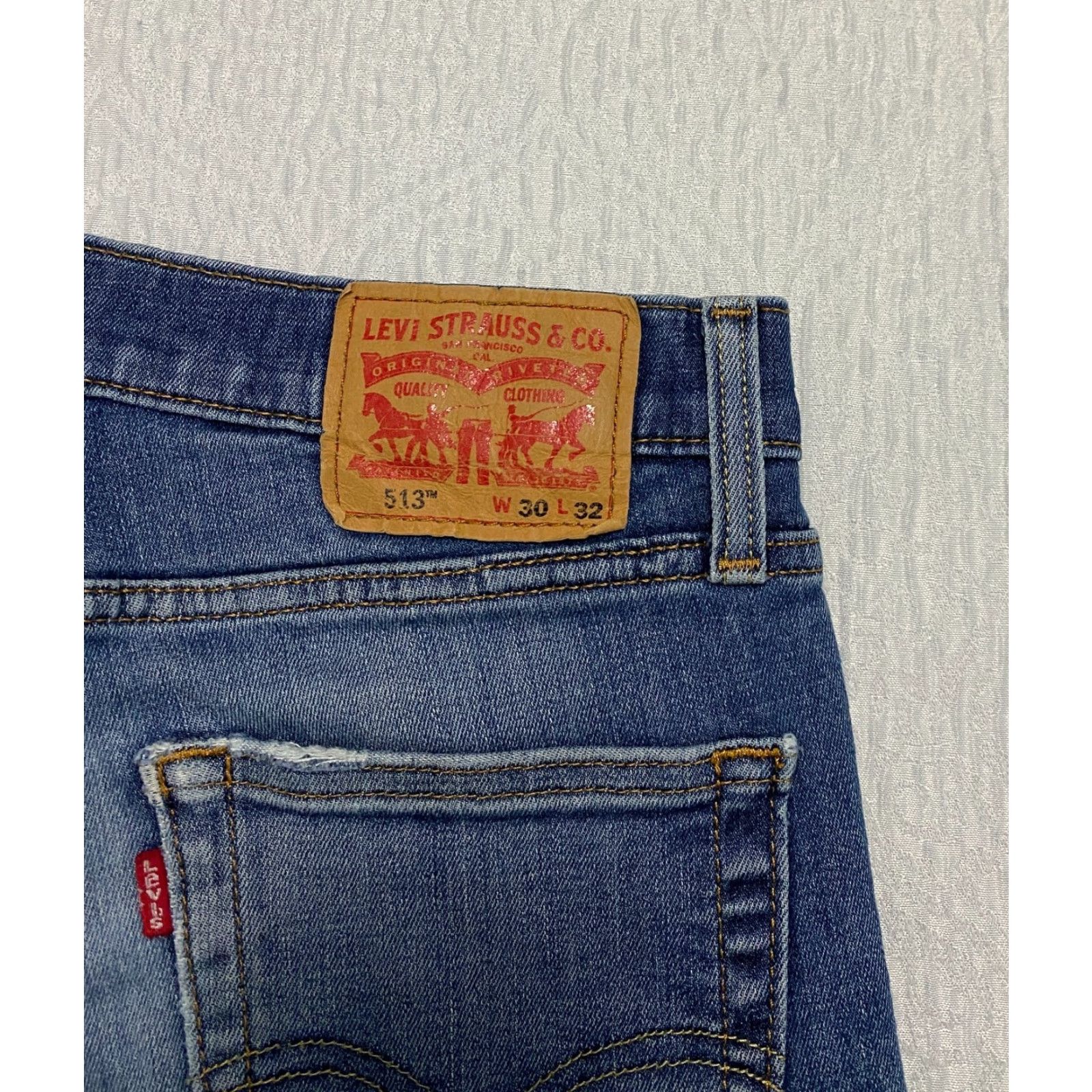Levi's VINTAGE Levis 513 Slim Straight Jeans 30 Blue Distressed 5-Pocket Mens United States Levi's 500 Series Denim Jeans Size US 30 / EU 46 - 3 Thumbnail