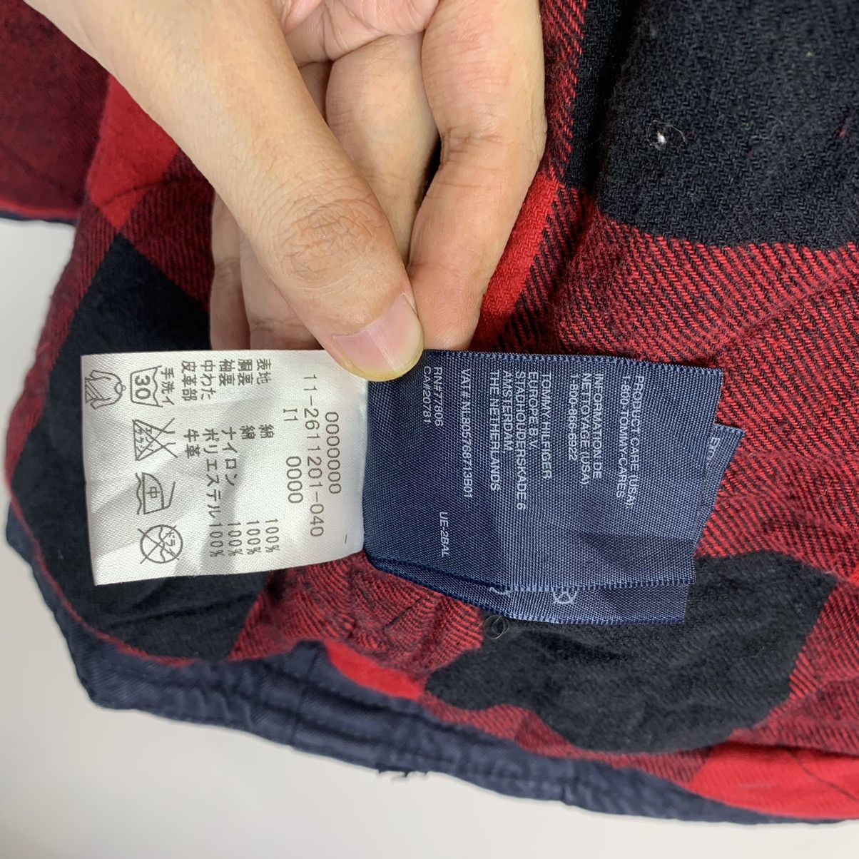 Tommy Hilfiger × Vintage Vintage Tommy Hilfiger Button Heavy Jacket Size US XXL / EU 58 / 5 - 9 Thumbnail