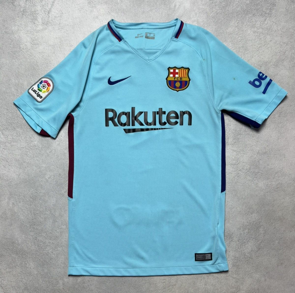 Nike Barcelona 2017 2018 Away Shirt Soccer Jersey Nike Size US S / EU 44-46 / 1 - 1 Thumbnail