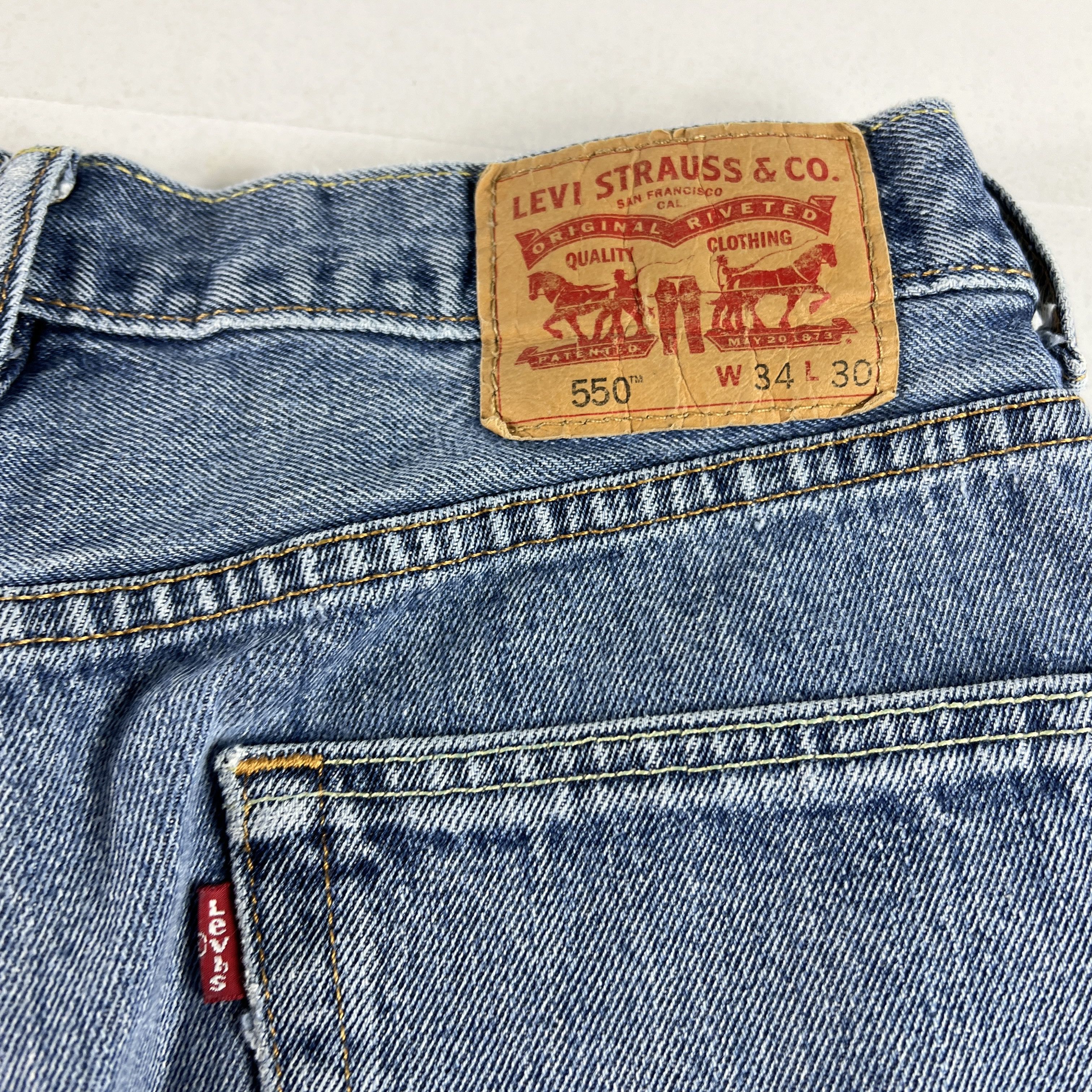 Levi's Levi's Jean Shorts 550 Relaxed Cut Off Cotton Denim Jorts Size US 33 - 9 Thumbnail