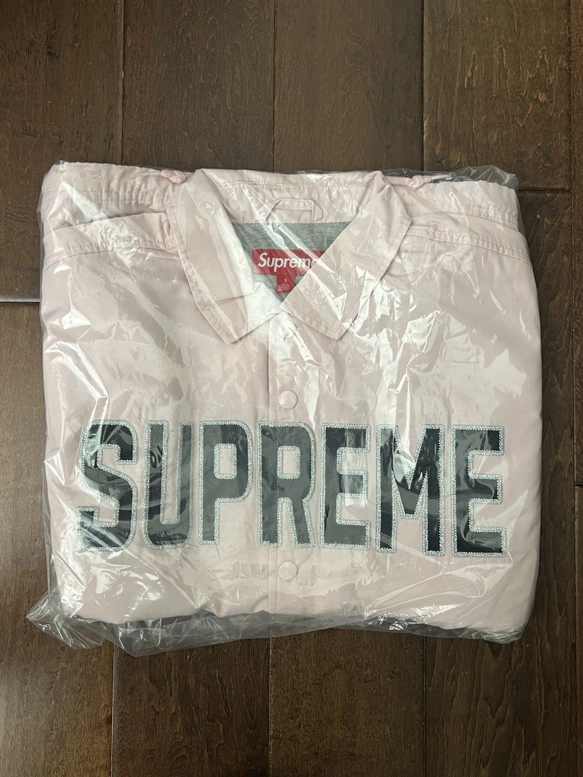 Supreme Supreme SS26 Spellout Coaches Jacket Pink Size Small New Size US S / EU 44-46 / 1 - 1 Thumbnail