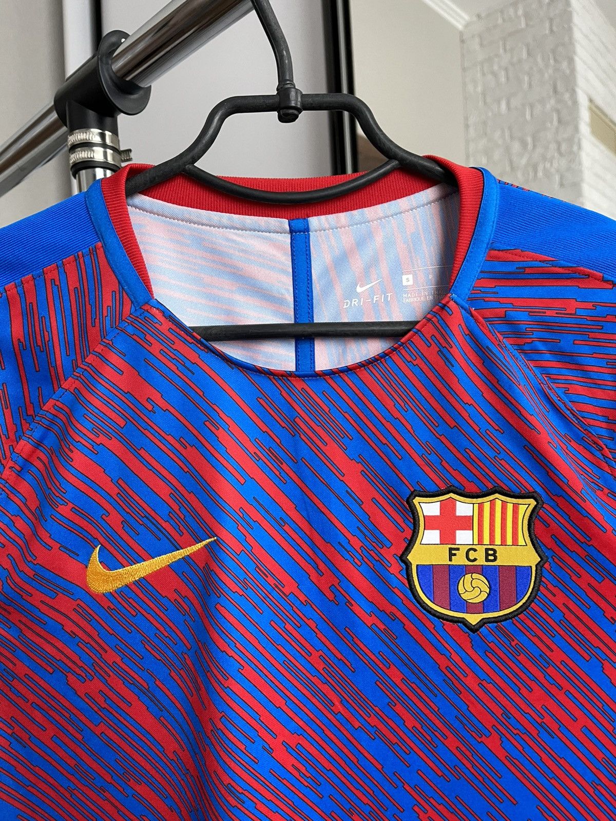 Other 2017/2018 Nike FC Barcelona Training Soccer Jersey T-Shirt Size US S / EU 44-46 / 1 - 7 Thumbnail