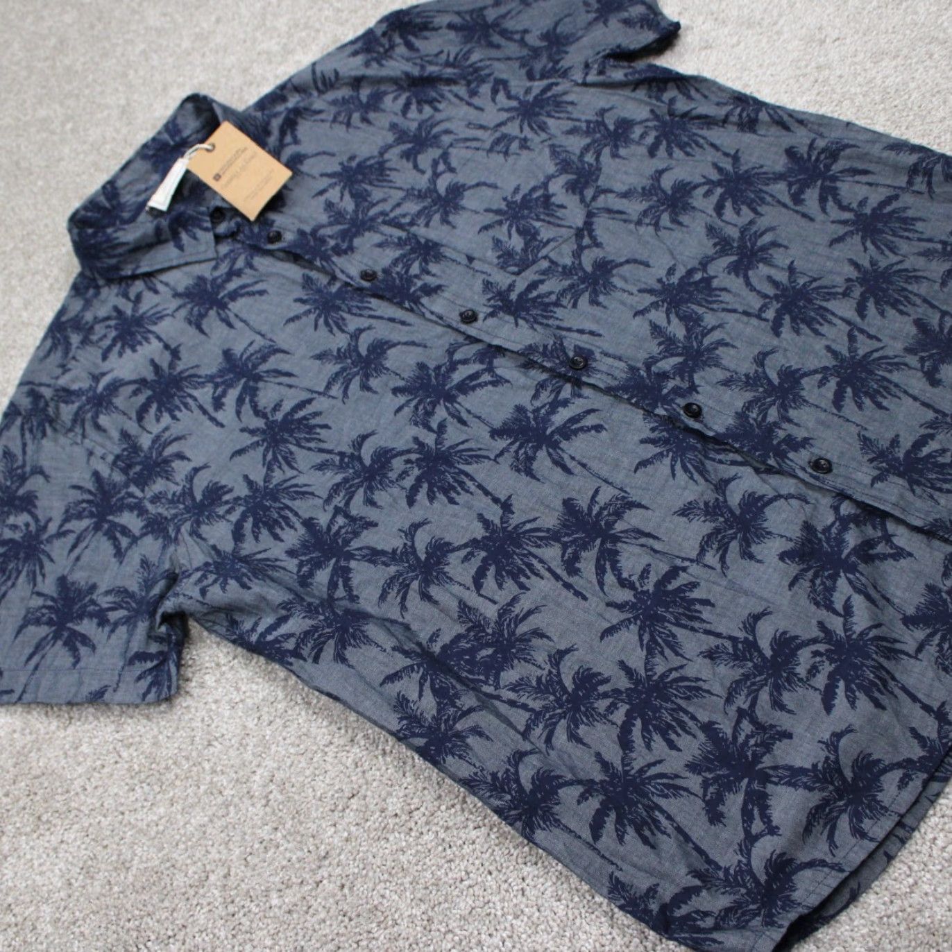 Vintage Mountain Warehouse Hawaiian Shirt NWT Mens XL Blue Tropical Floral S/S Cotton Button-Up Shirt Mens XL Blue Floral Hawaiin Tropical Printed Shirt Size US XL / EU 56 / 4 - 6 Thumbnail
