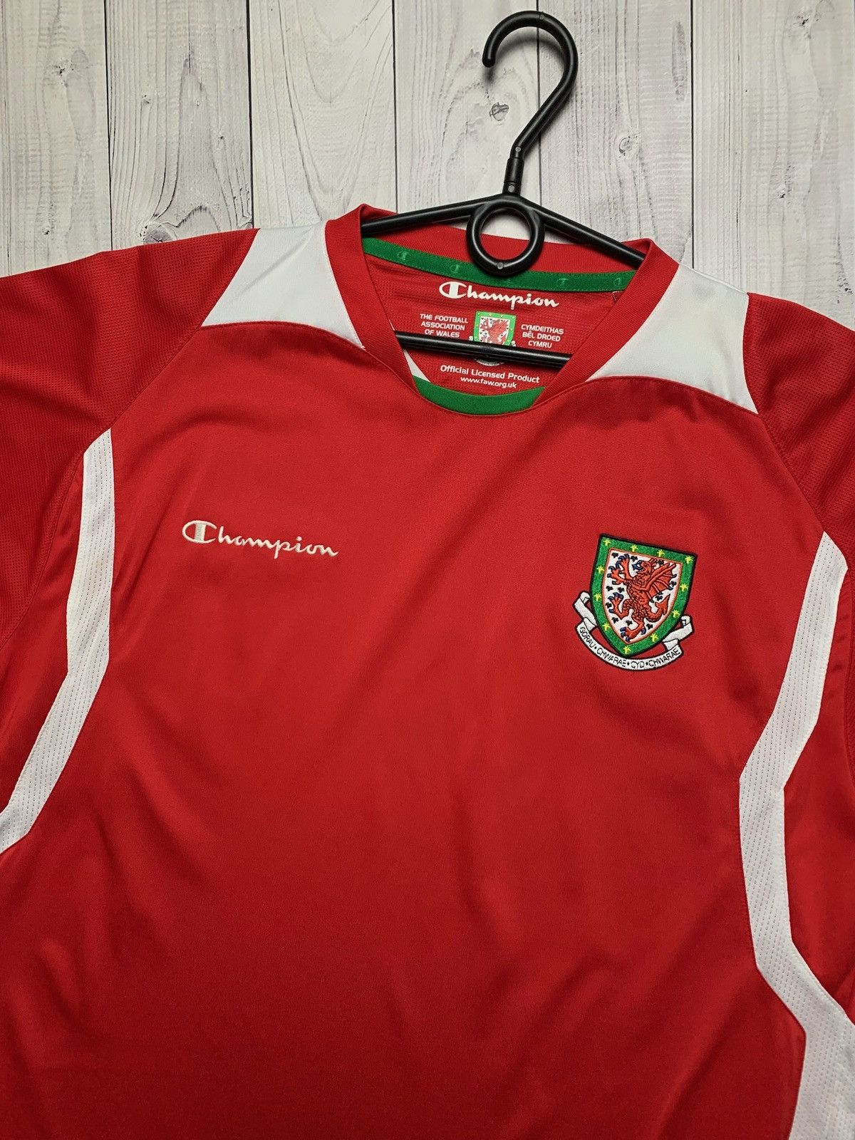 Champion × Vintage Vintage Champion Wales soccer jersey size XL red Size US XL / EU 56 / 4 - 2 Thumbnail