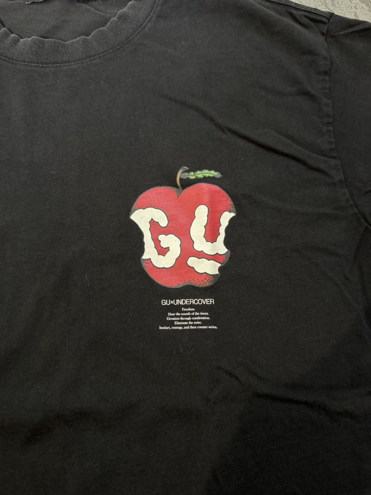 GU × Undercover GU X UNDERCOVER APPLE LOGO T SHIRT Size US M / EU 48-50 / 2 - 3 Thumbnail