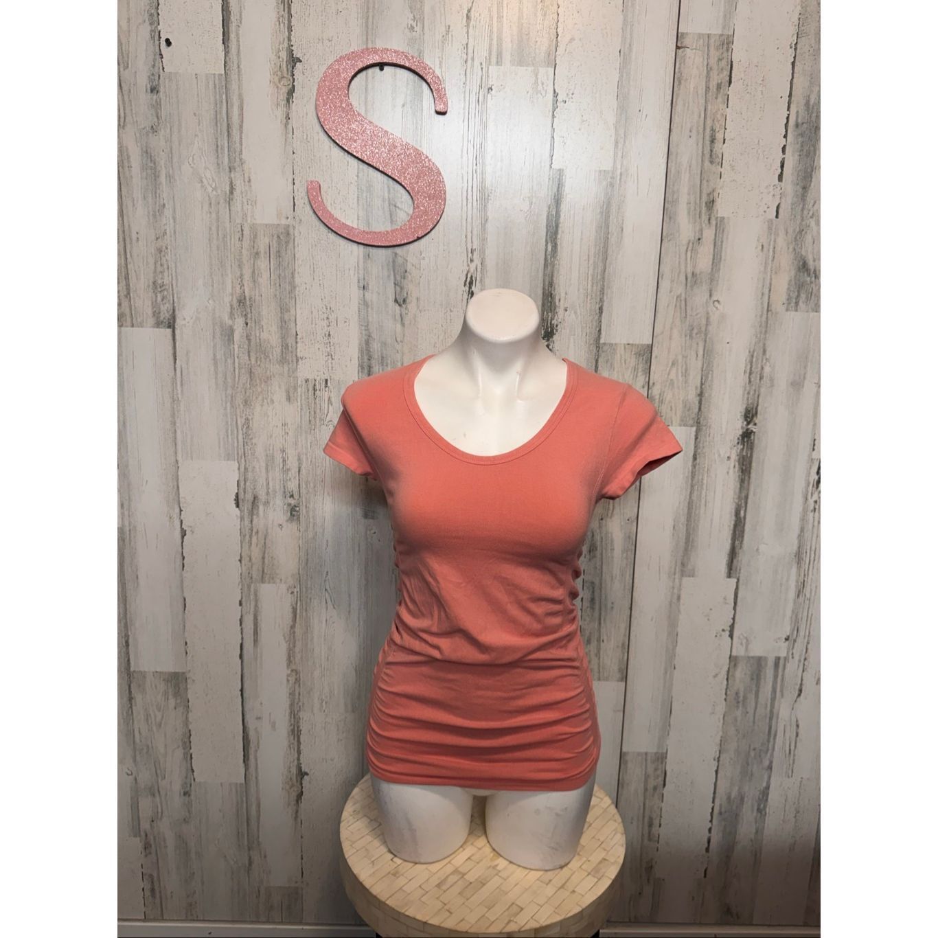 Athleta Athleta Ruched Side Fitted Tee Shirt Women’s Small Coral Stretch Top Size S / US 4 / IT 40 - 1 Thumbnail