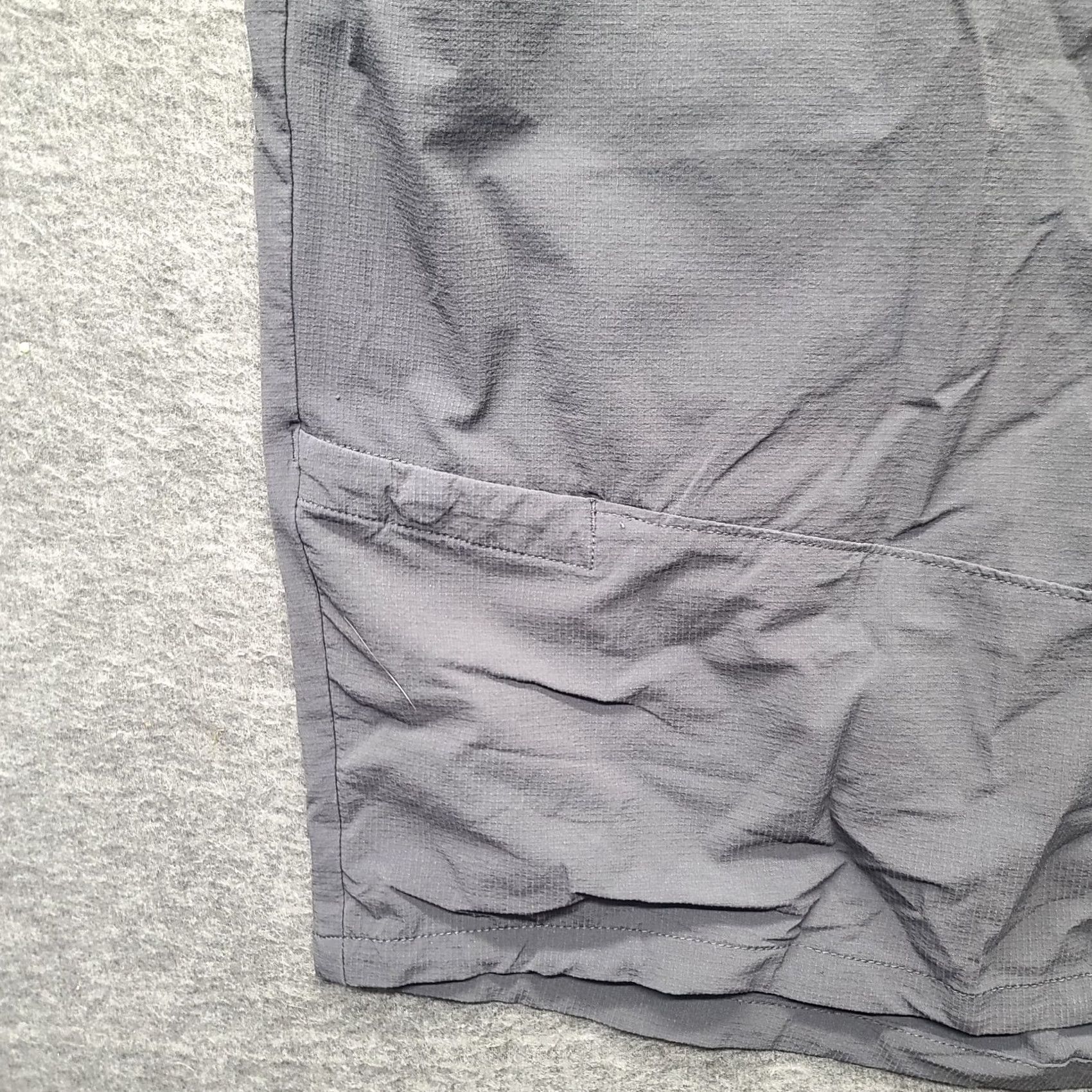 Mountain Hardwear VINTAGE Mountain Hardwear Shorts Womens 10 Logan Canyon Regular Fit Cargo Hiking MTB Size 32" / US 10 / IT 46 - 7 Thumbnail