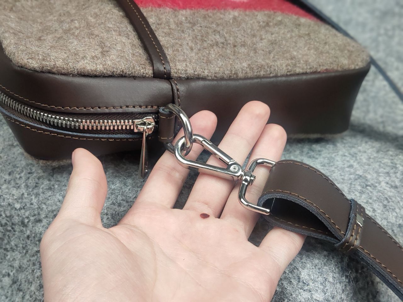 Vintage Eskimo woolen leather bag Swiss vintage Military Messenger Size ONE SIZE - 11 Thumbnail