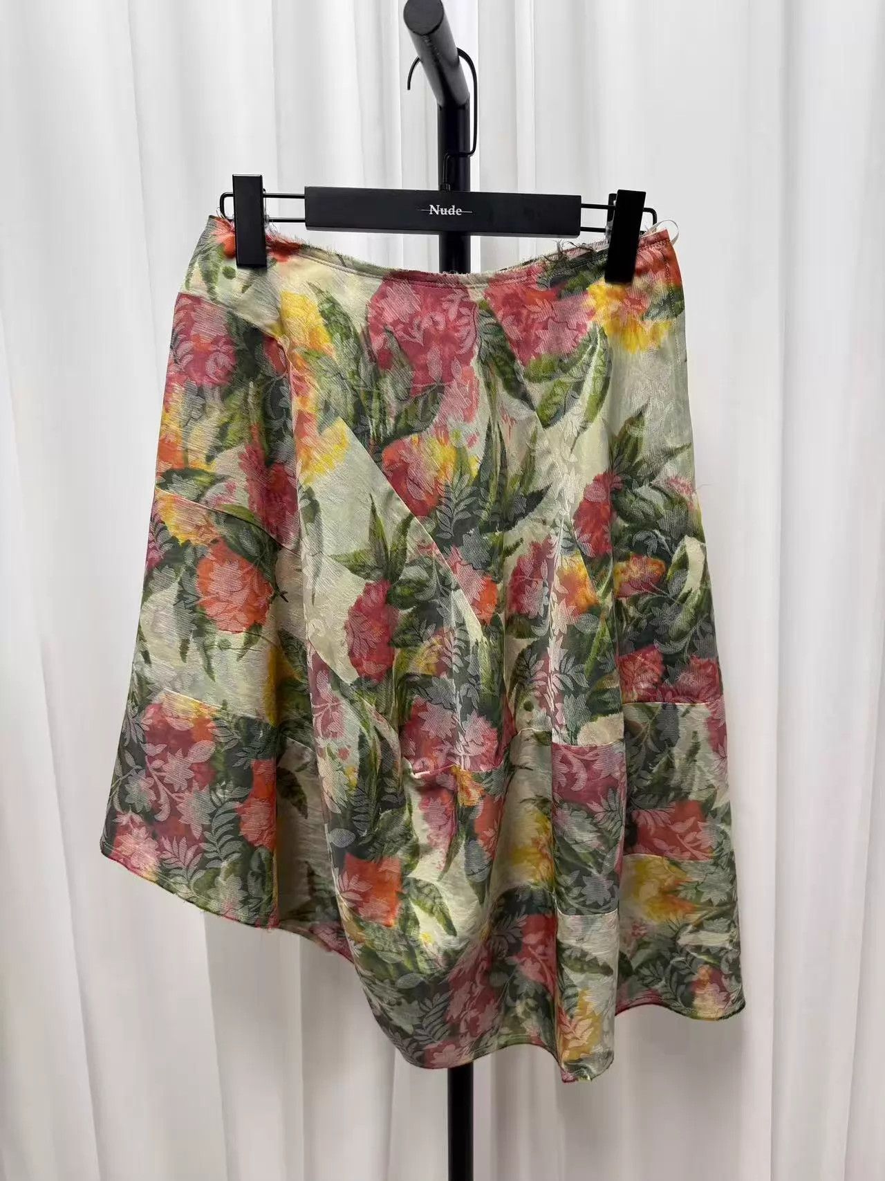 Comme des Garcons COMME des GARÇONS S Floral Patchwork Skirt Size 26" / US 2 / IT 38 - 1 Thumbnail