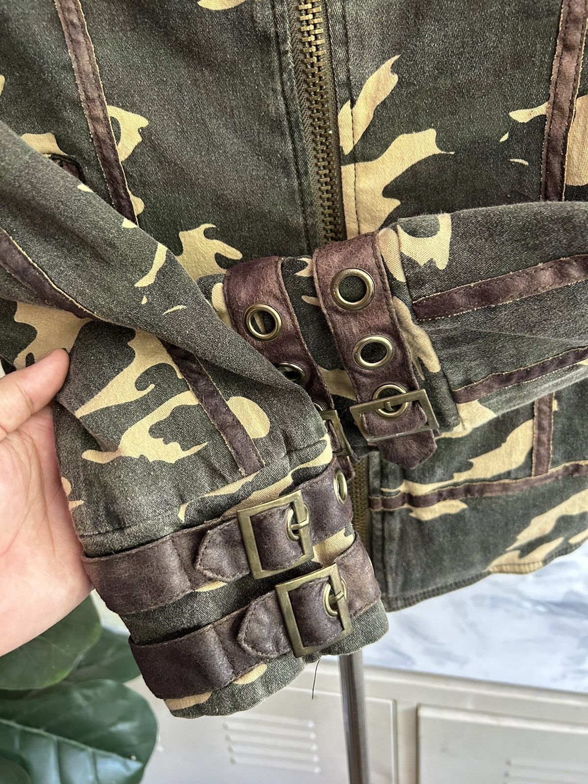 Japanese Brand Tactical Bondage Camo jacket Size US XXS / EU 40 - 11 Thumbnail