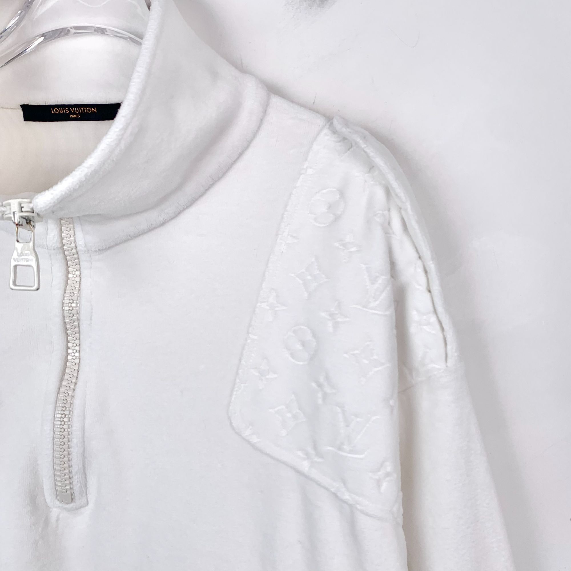 Louis Vuitton Louis Vuitton White Logo Embossed Half-Zip Cotton Sweatshirt Size US M / EU 48-50 / 2 - 8 Thumbnail