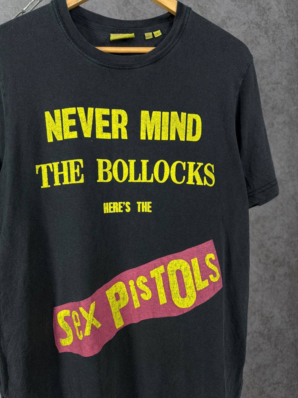 Band Tees Sex Pistols cult rock band tee Size US L / EU 52-54 / 3 - 3 Thumbnail