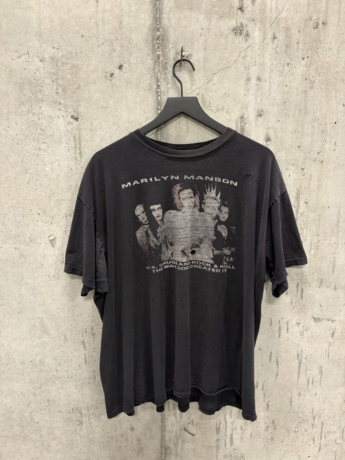 Band Tees Vintage Marilyn Manson Shirt Faded Distressed Grunge Boxy Size US XXL / EU 58 / 5 - 1 Thumbnail