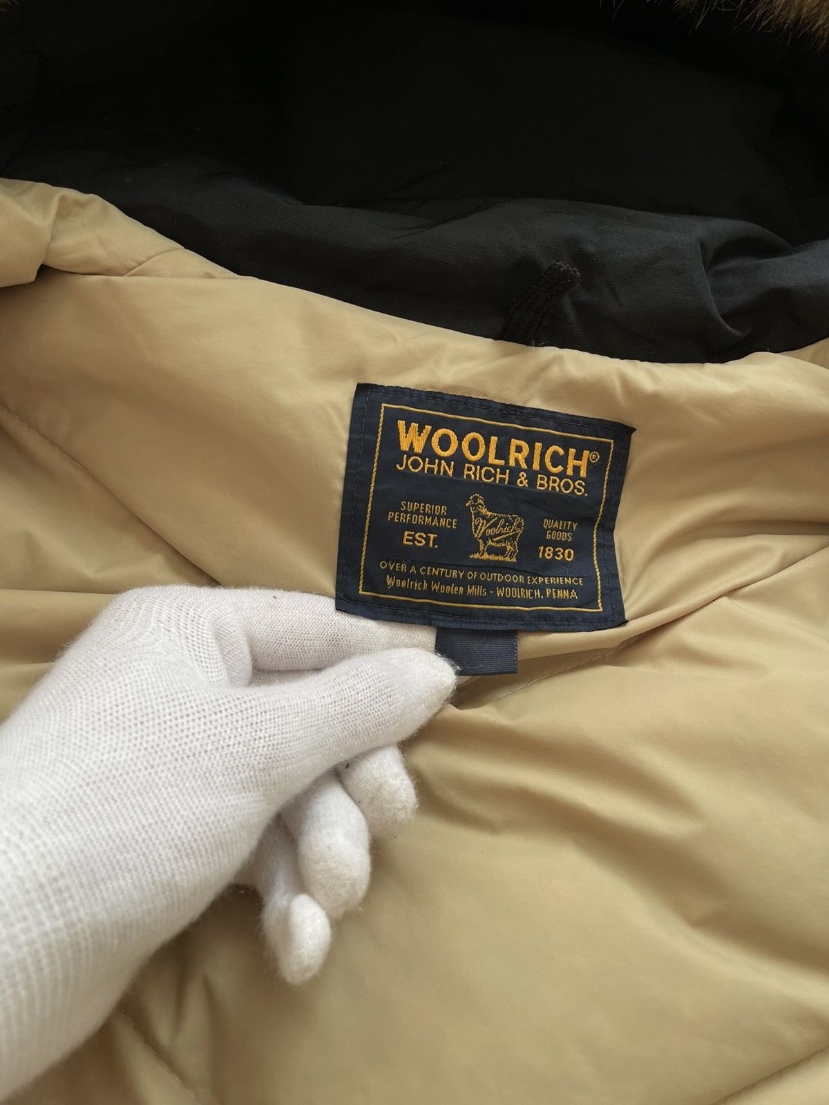 Woolrich Woolen Mills Woolrich Mens Black Fur Hooded Parka Jacket Size US S / EU 44-46 / 1 - 14 Thumbnail