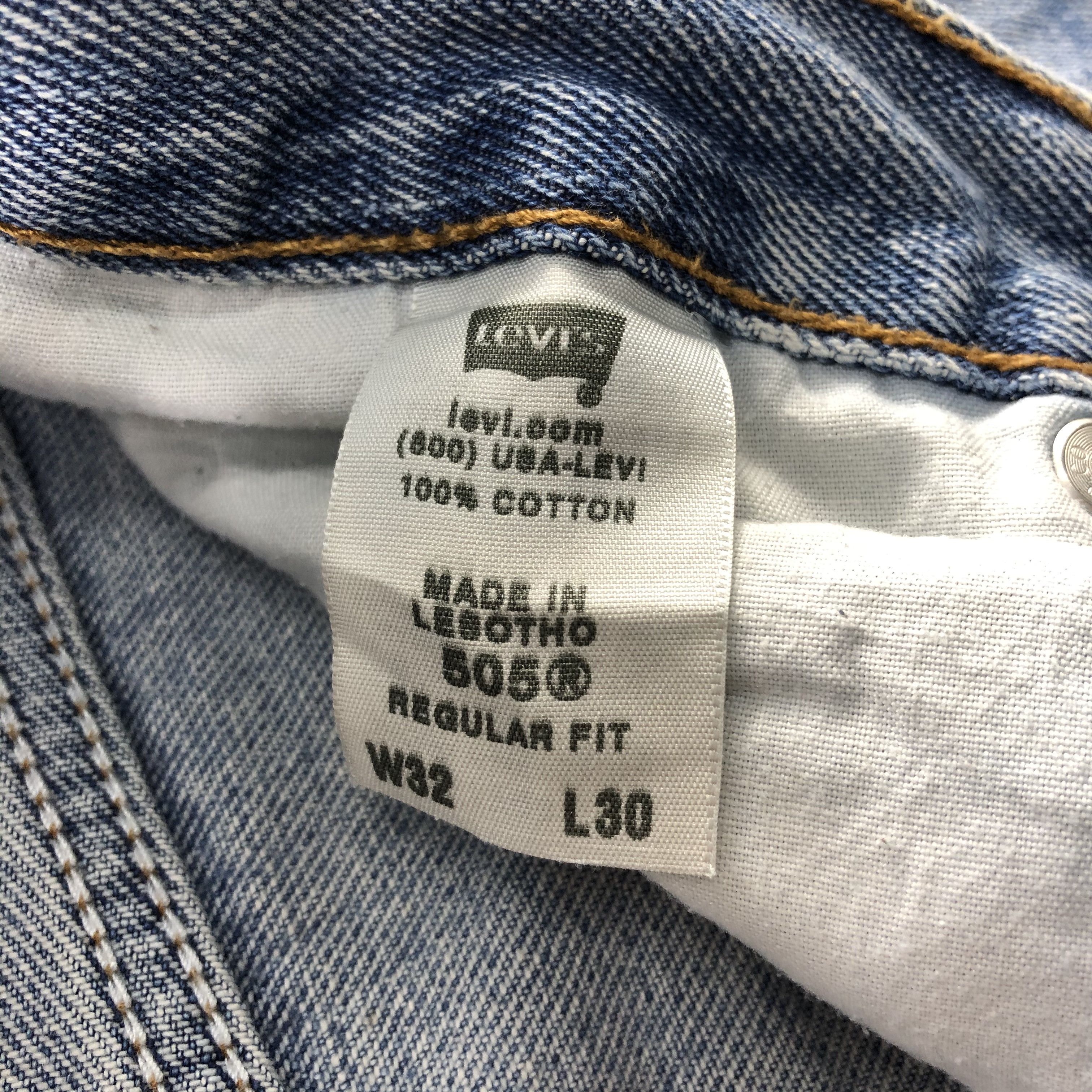 Levi's Vintage 90s Light Wash Levis 505 Jeans-J1229 Size US 33 - 9 Thumbnail